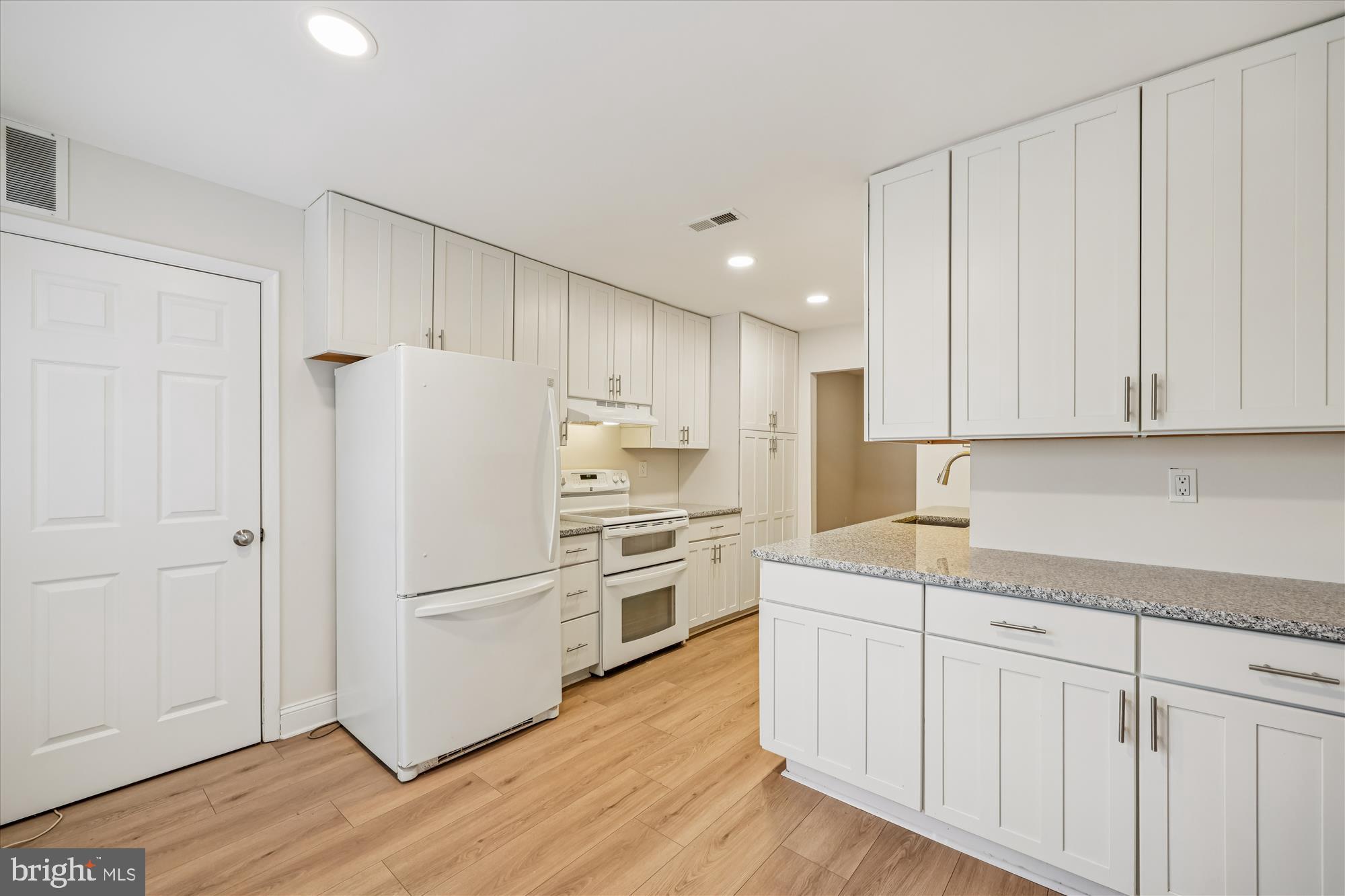 HOMELAND VILLAGE - Residential