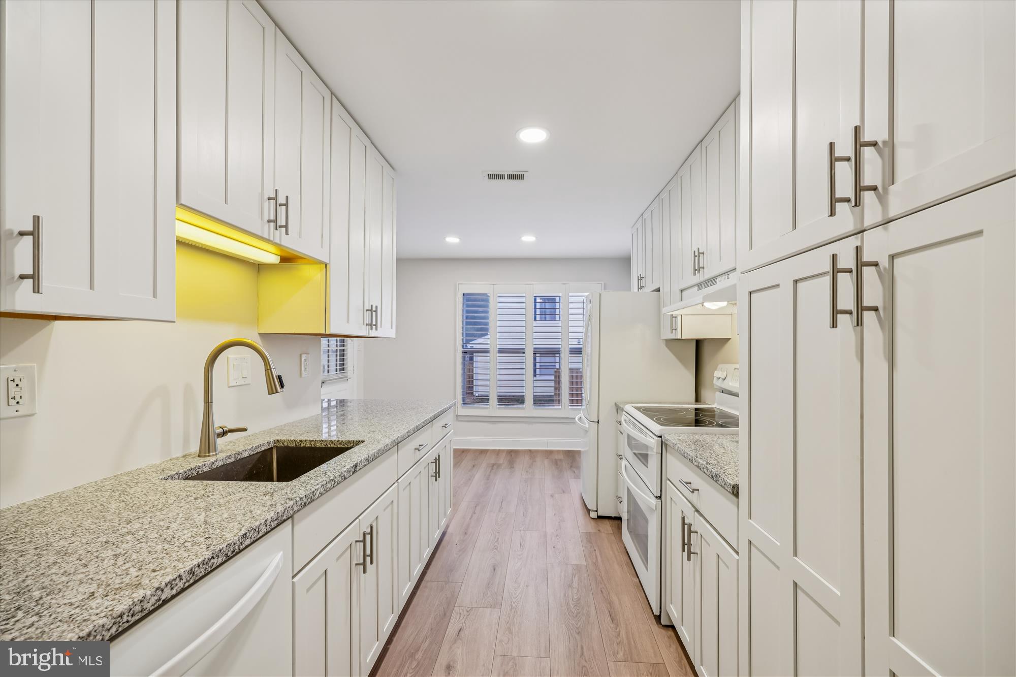 HOMELAND VILLAGE - Residential