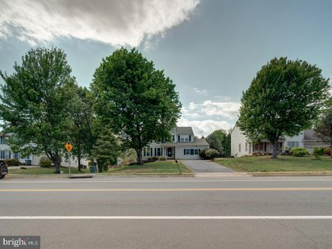 Photo of 9618 Clover Hill Road, MANASSAS, VA 20110 (MLS # VAMN2010812)