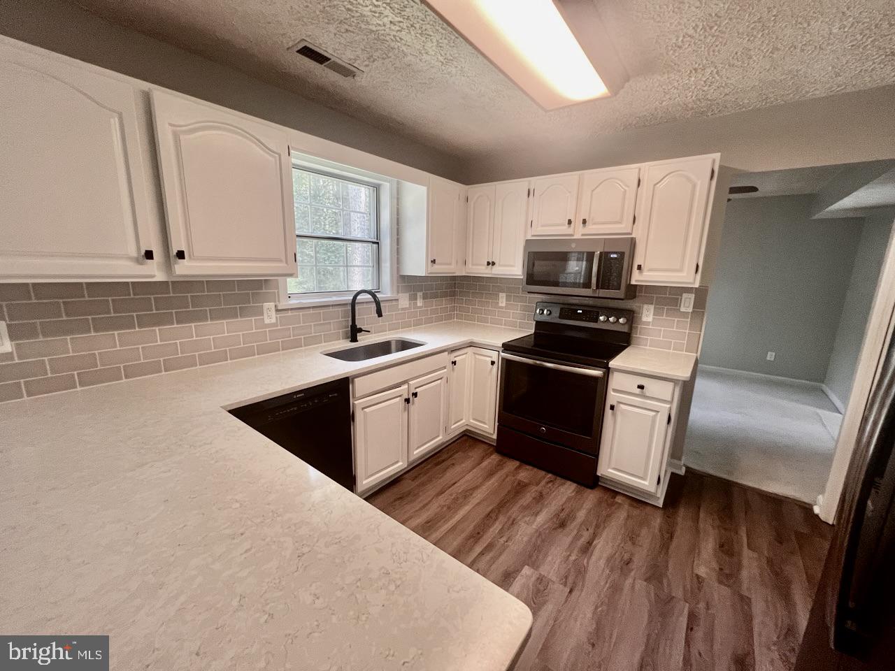 44236 PINE CREEK LANE