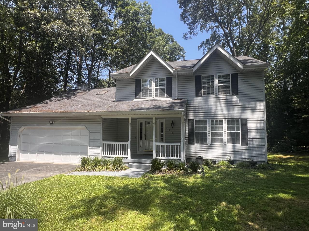 Available now!!!! Tucked away in the lovely Wildewood sub-division. This fantastic 3 bedroom, 2.5 bath colonial is ready for new tenants! The home boasts a large family room off of the kitchen that is warm and inviting, a 2 car garage, and a primary bedroom with an awesome primary suite with a walk-in closet. The home also has a flat backyard that is perferct for spending time with family and friends.
To qualify for this rental all potential tenants must have a minimum 640 credit score, and the income must be at least 3X the amount of rent. Apply today!!!