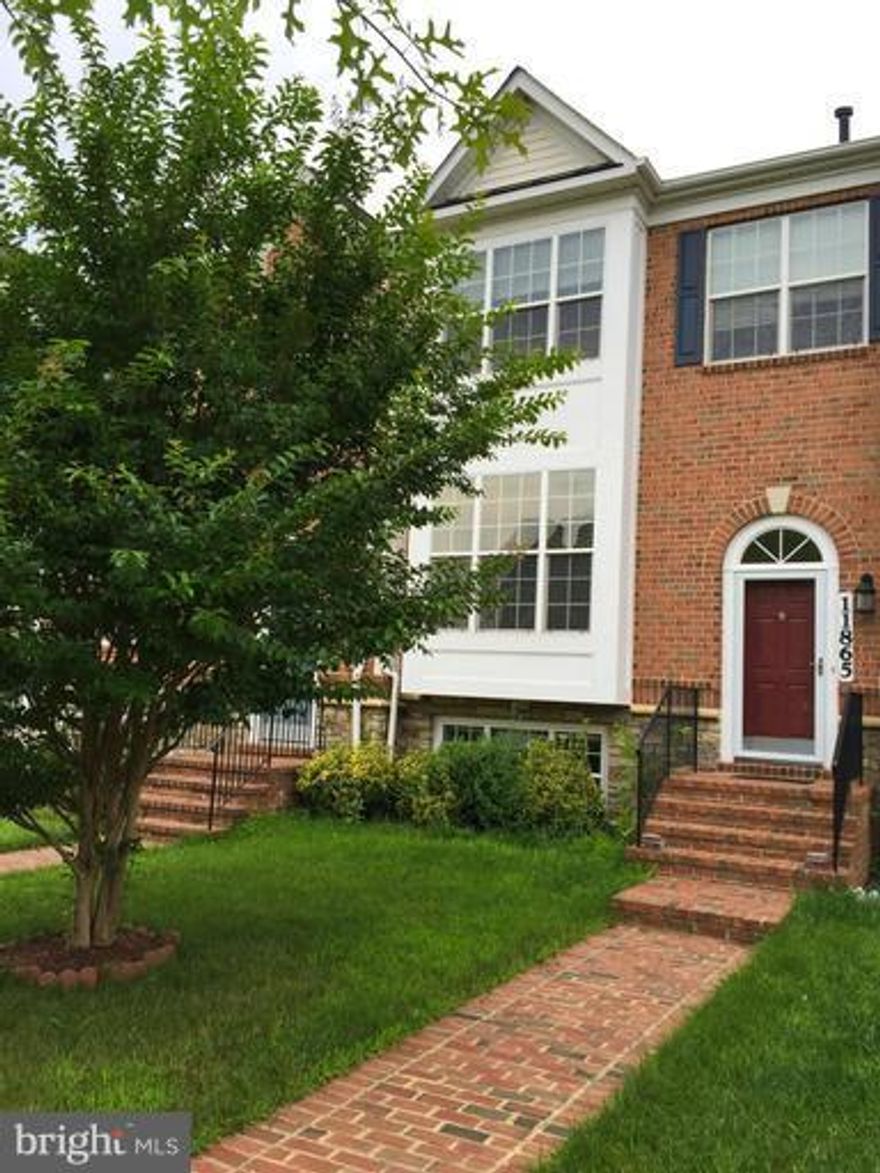 Approved short sale back on market after buyer financing fell through.  Need to close asap, seller help is approved as well.  Contact lister for more details, he can also furnish approval letter.  Over 1500 sq. feet of living space with updated kitchen and great master bath! Two car garage, terrific neighborhood amenities, and located in Clarksburg, known for its great schools & new development.