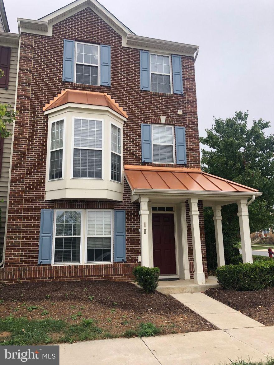 Gorgeous end unit townhome for rent in desirable neighborhood!  Over 3000 sq foot of finished living space. 4 bedrooms, 2.5 baths. Income qulaification is at least 5500.00 per month to qualify.  Credit check and income qualification completed, eviction check required.  No pets or smoking.