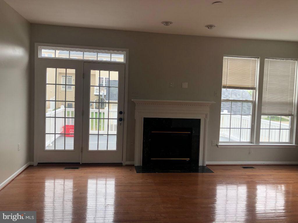 HUNTFIELD - Residential Lease