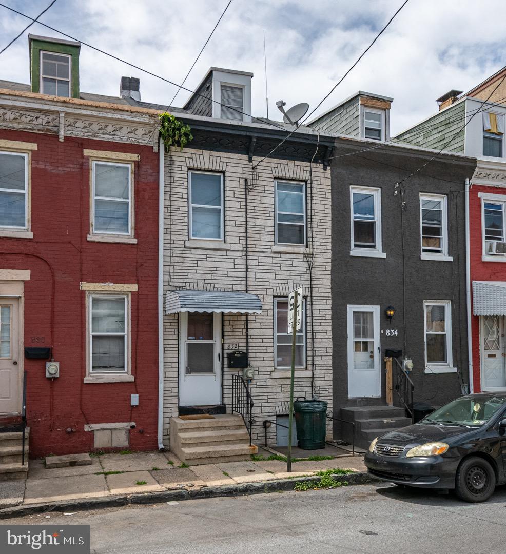 832 NICOLLS STREET