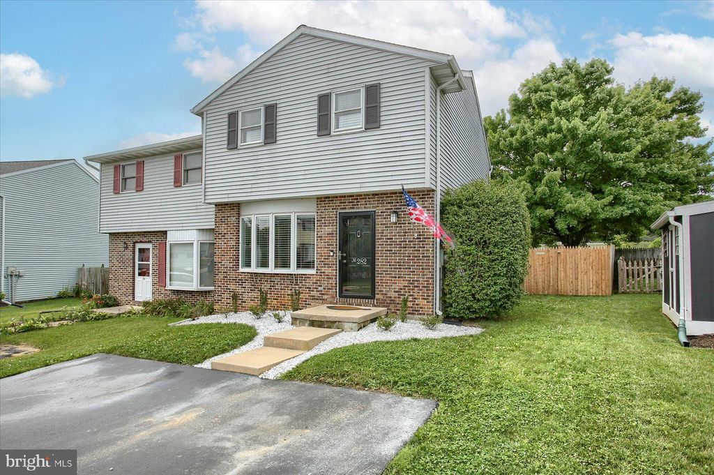 Photo of 282 RIVERVIEW DR, EPHRATA, PA 17522 (MLS # PALA2037500)