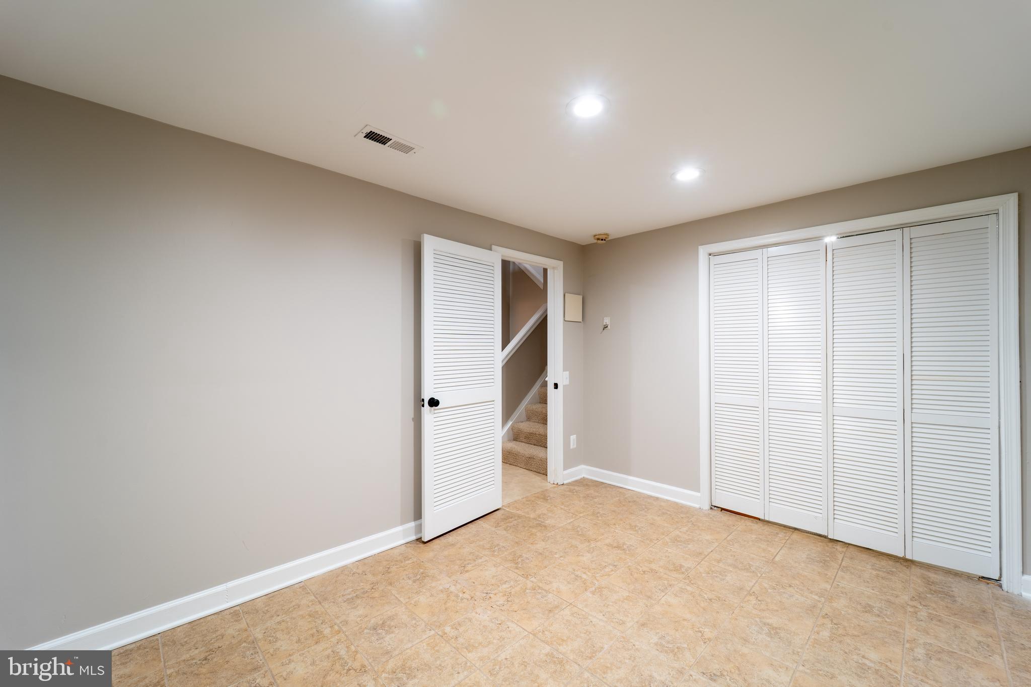 RIDGELEIGH - Residential Lease