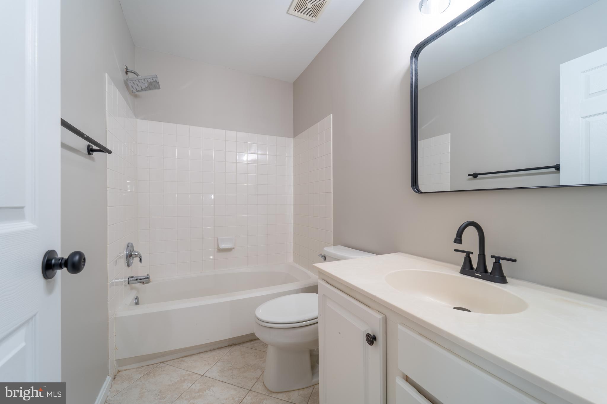 RIDGELEIGH - Residential Lease