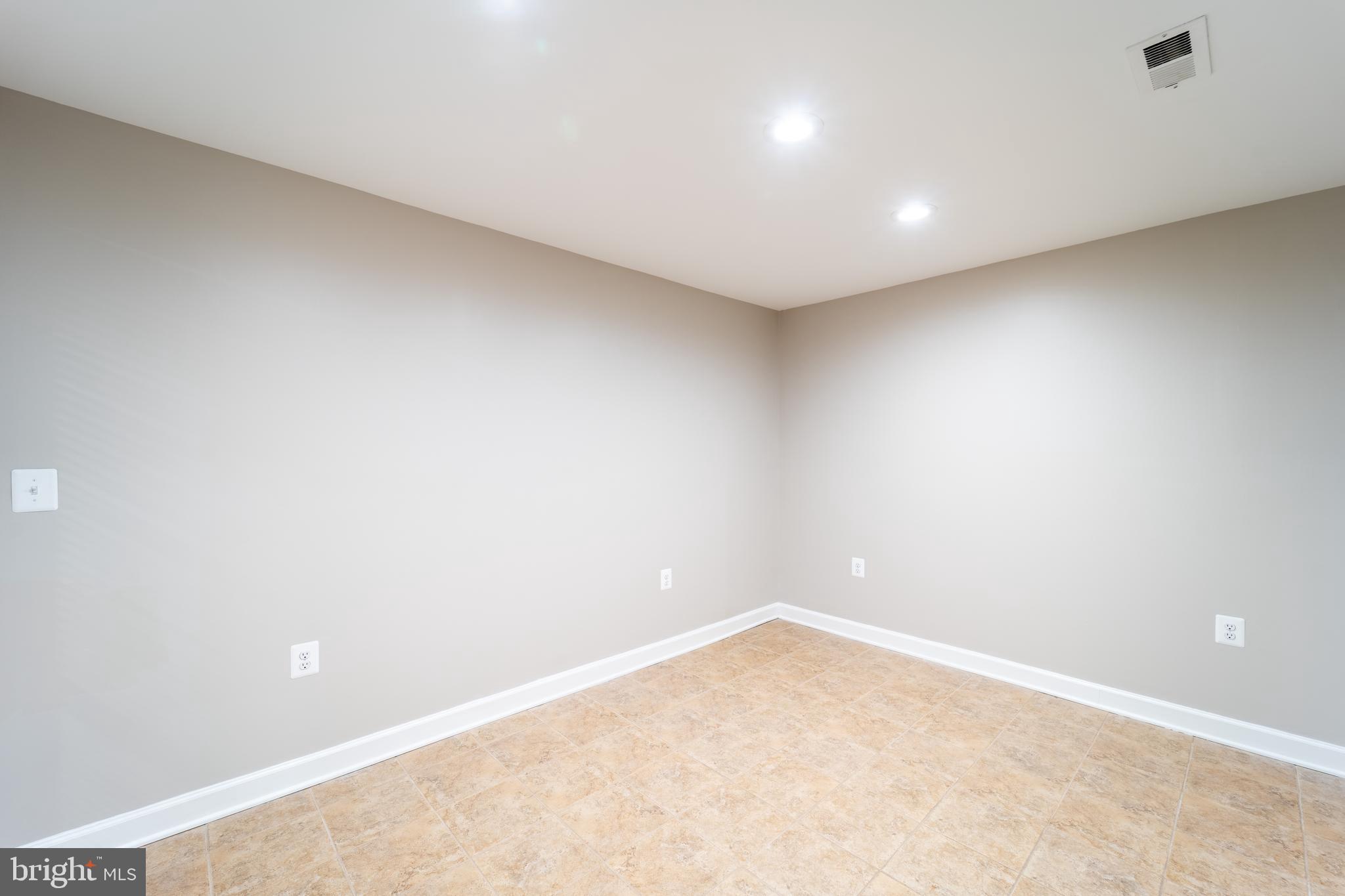 RIDGELEIGH - Residential Lease