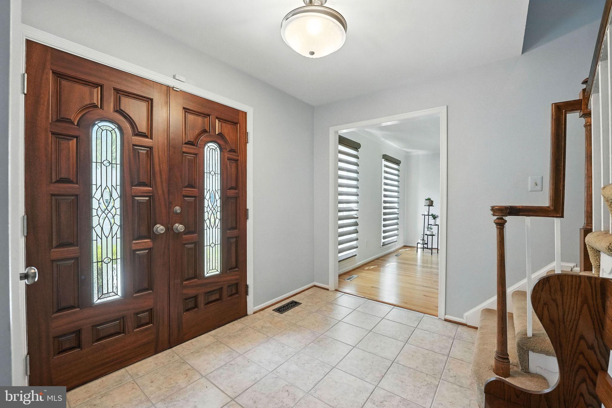 6018 LINCOLNWOOD COURT