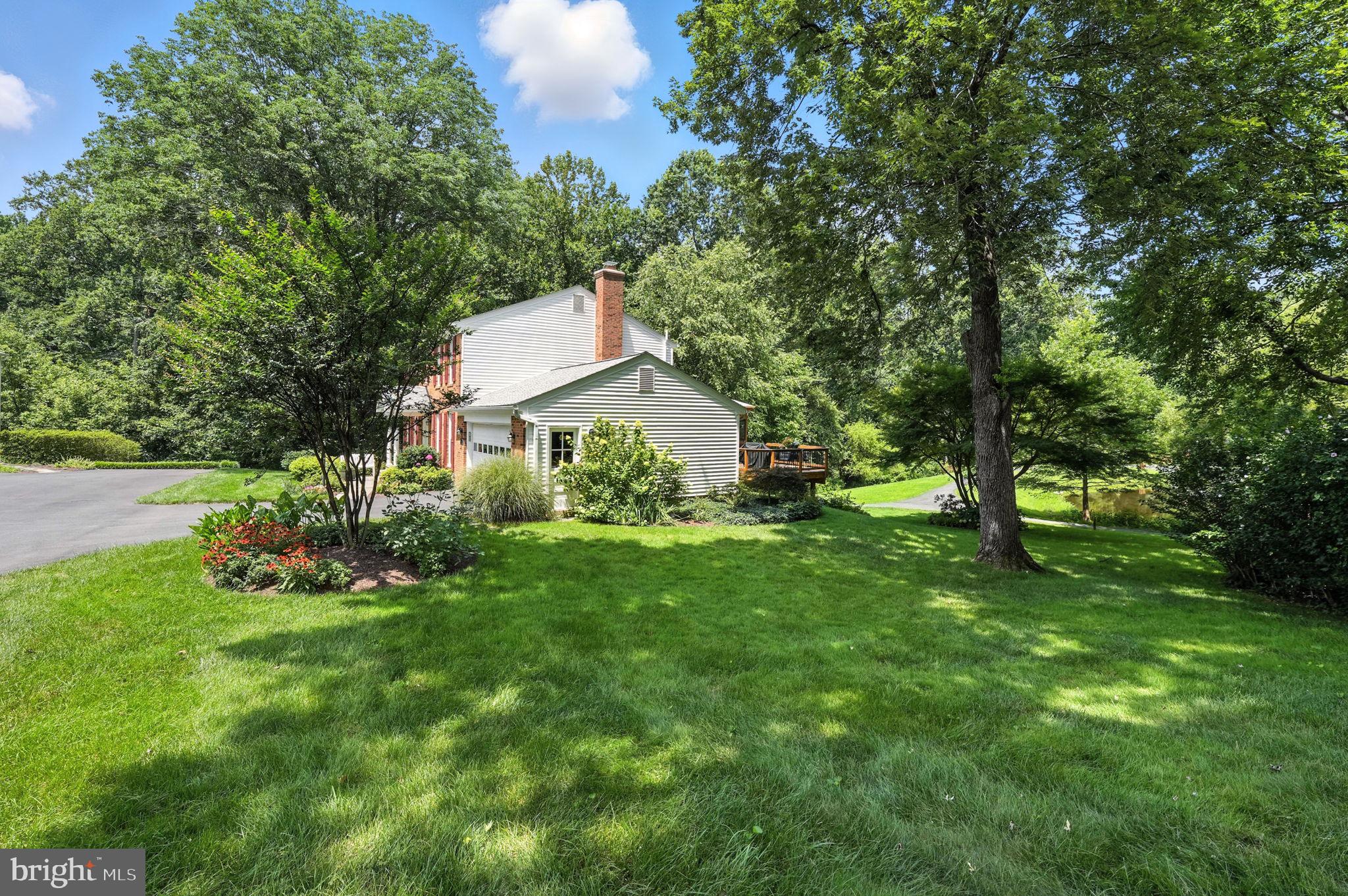 6018 LINCOLNWOOD COURT