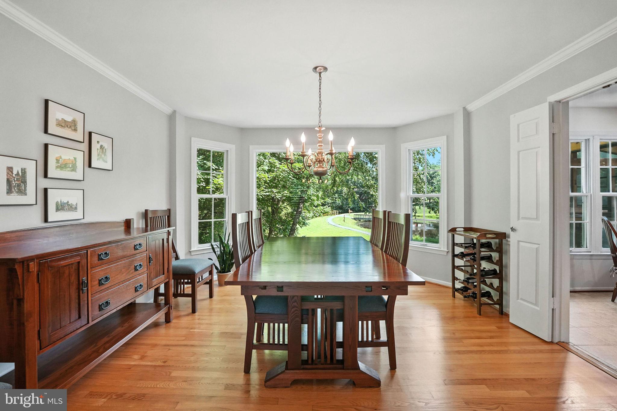 6018 LINCOLNWOOD COURT
