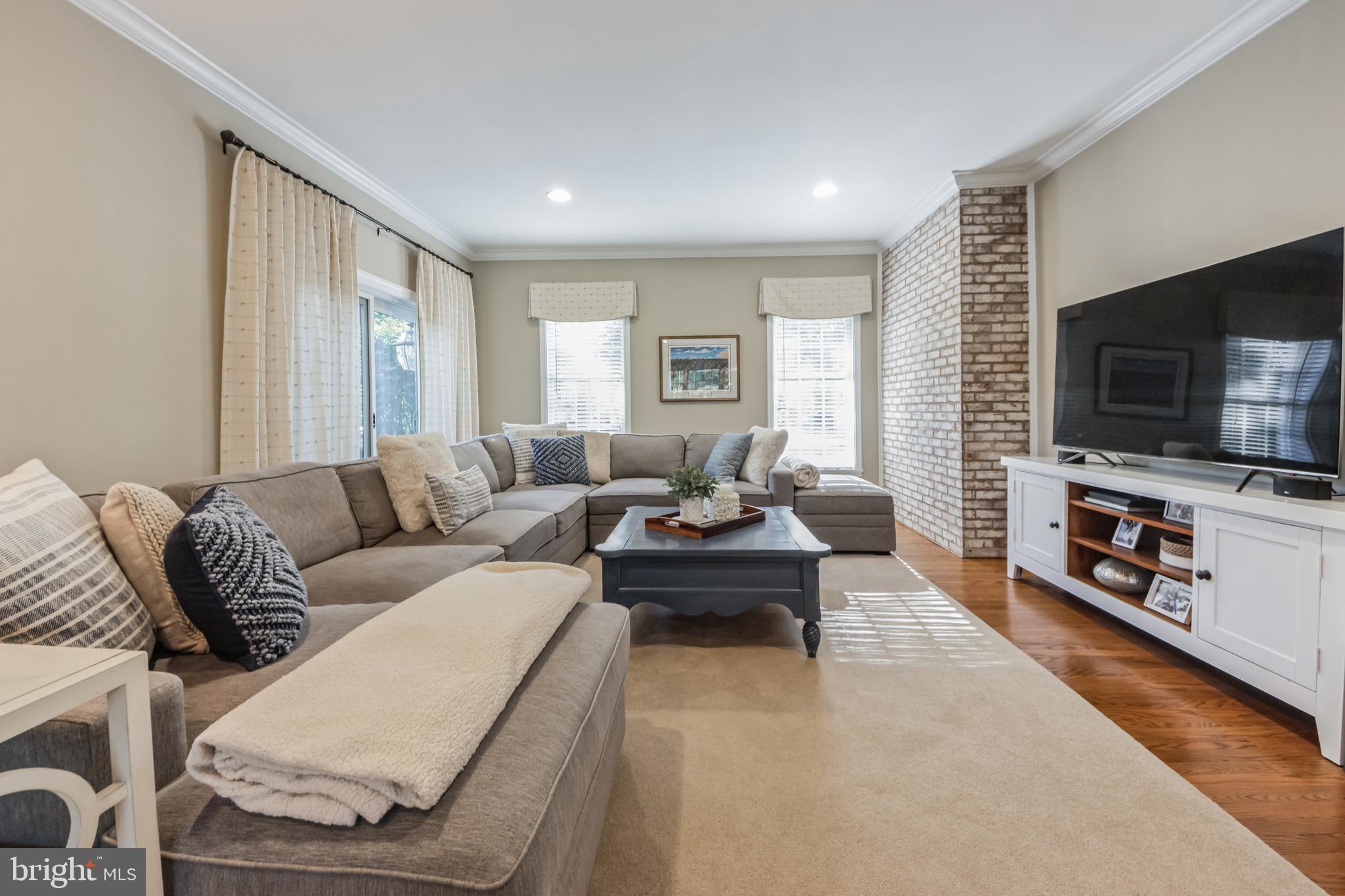 FOREST HILL - Residential