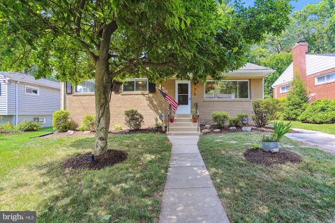 Photo of 3509 Astoria Road, Kensington, MD 20895 (MLS # MDMC2139968) Photo of 3509 Astoria Road, Kensington, MD 20895 (MLS # MDMC2139968)