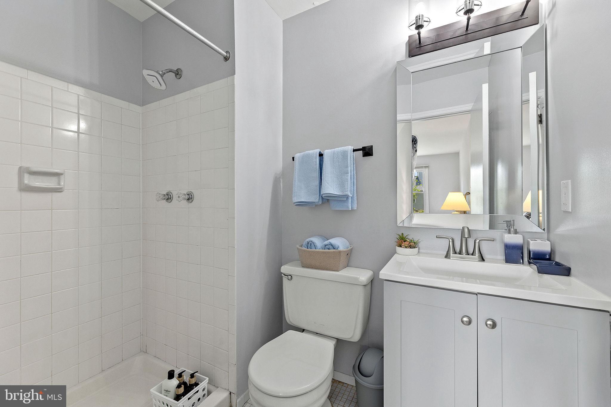 REFLECTION LAKE - Residential Lease