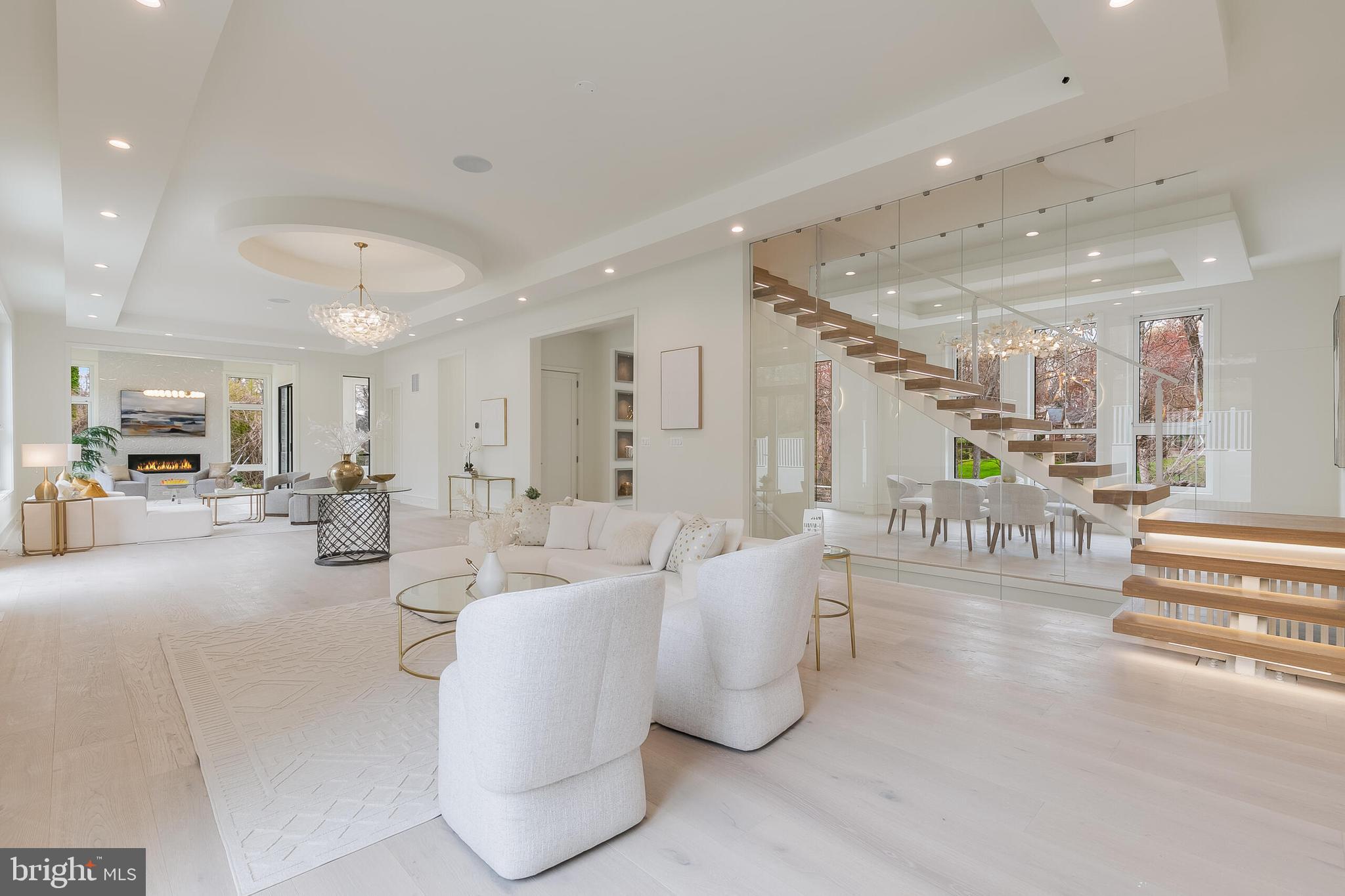 WOODSIDE ESTATES - Residential