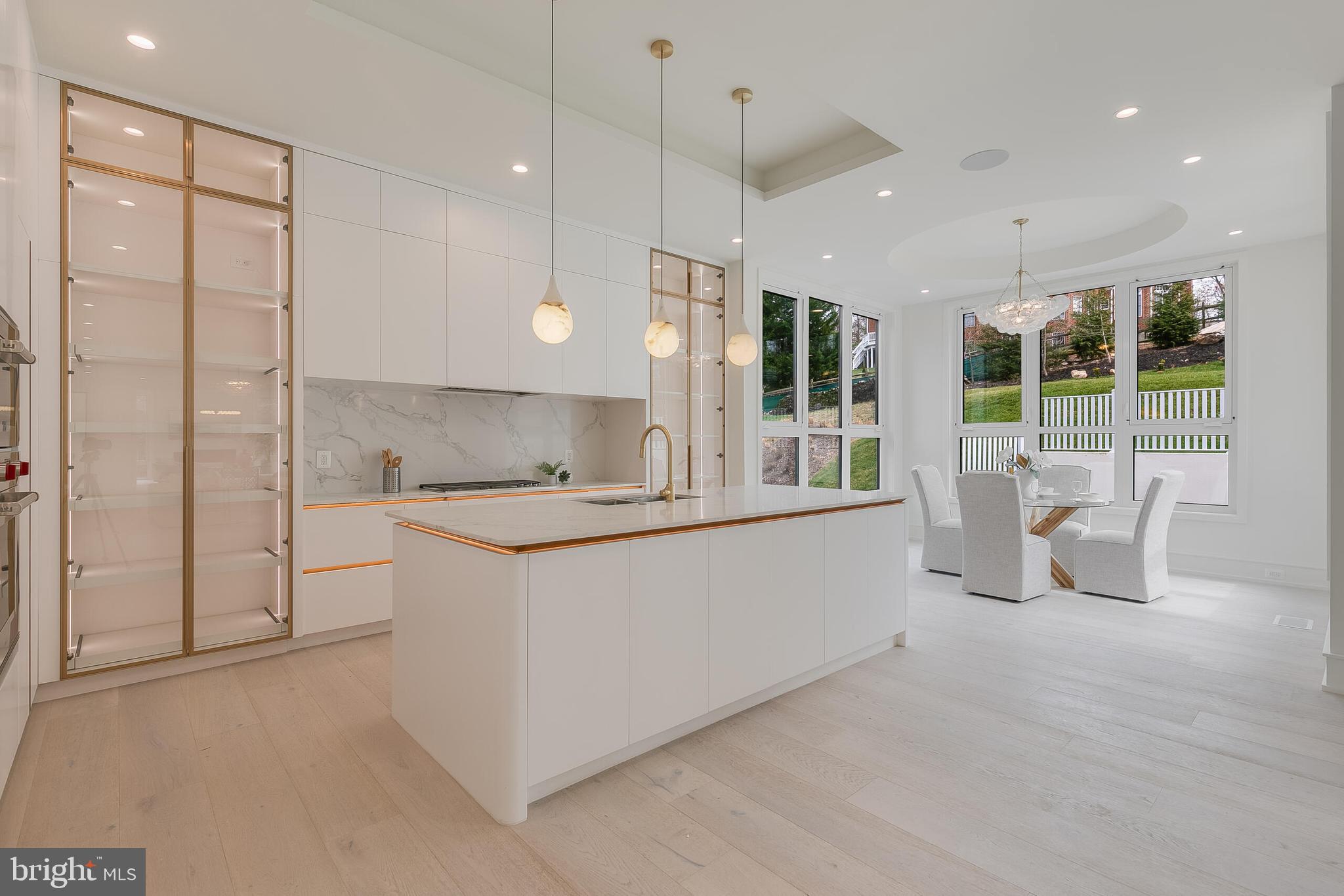 WOODSIDE ESTATES - Residential