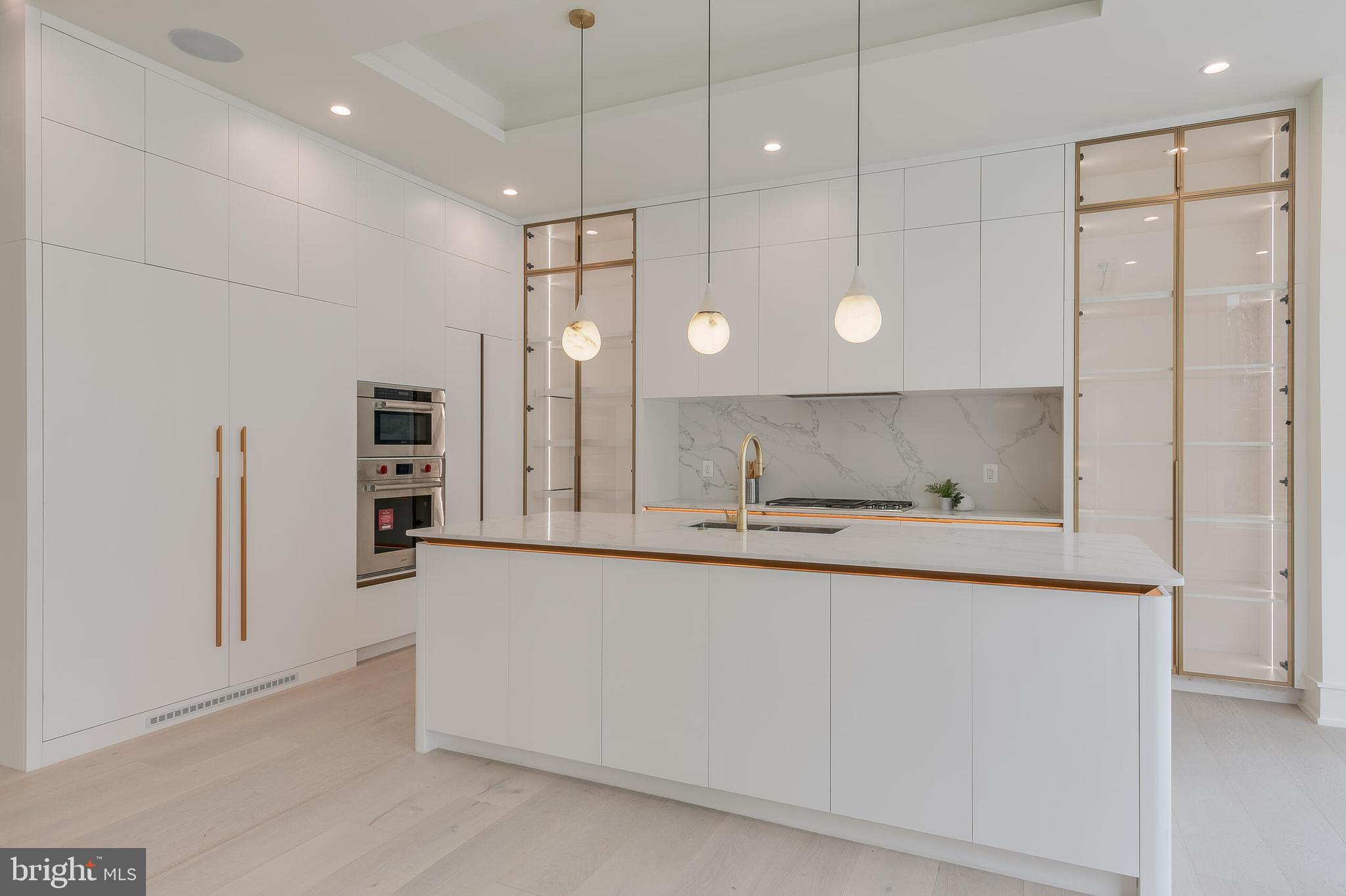 WOODSIDE ESTATES - Residential