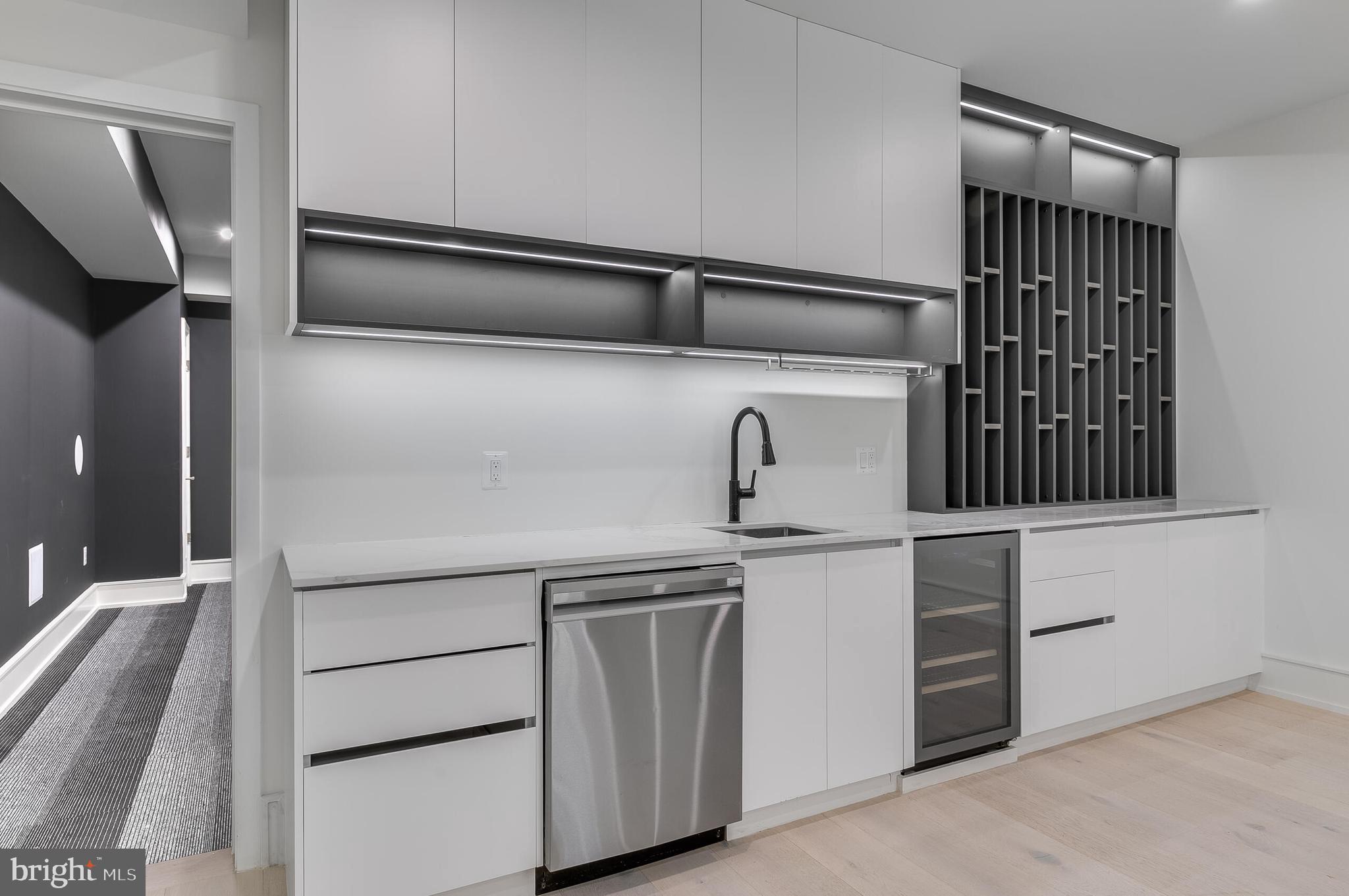 WOODSIDE ESTATES - Residential