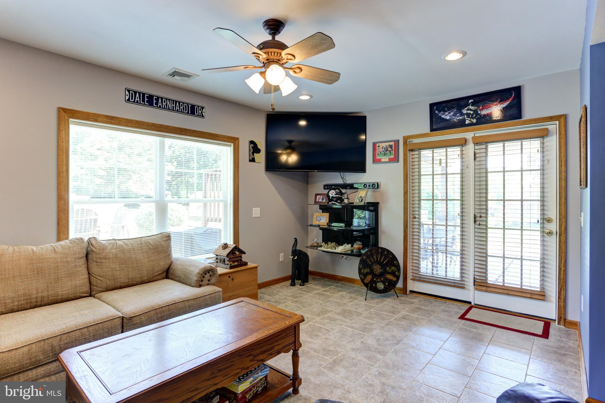 RIVERVIEW - Residential