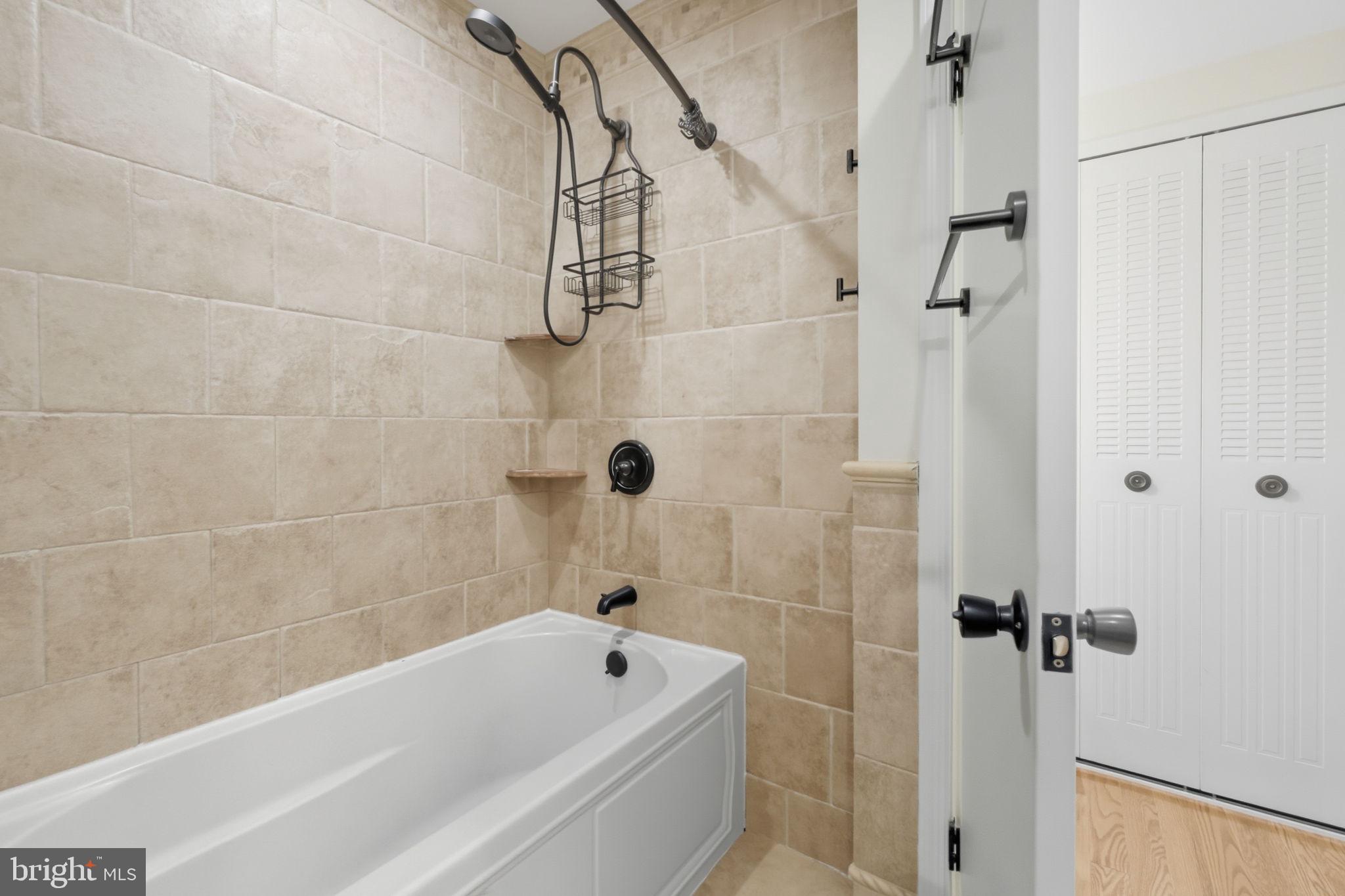 KEENE MILL WOODS - Residential