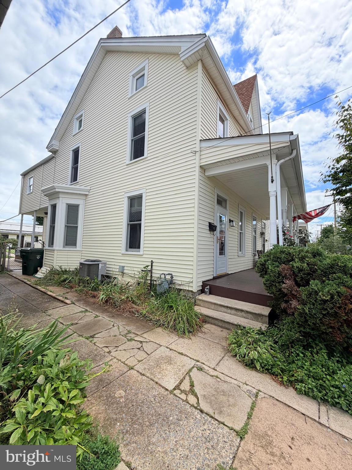 608 N MULBERRY STREET