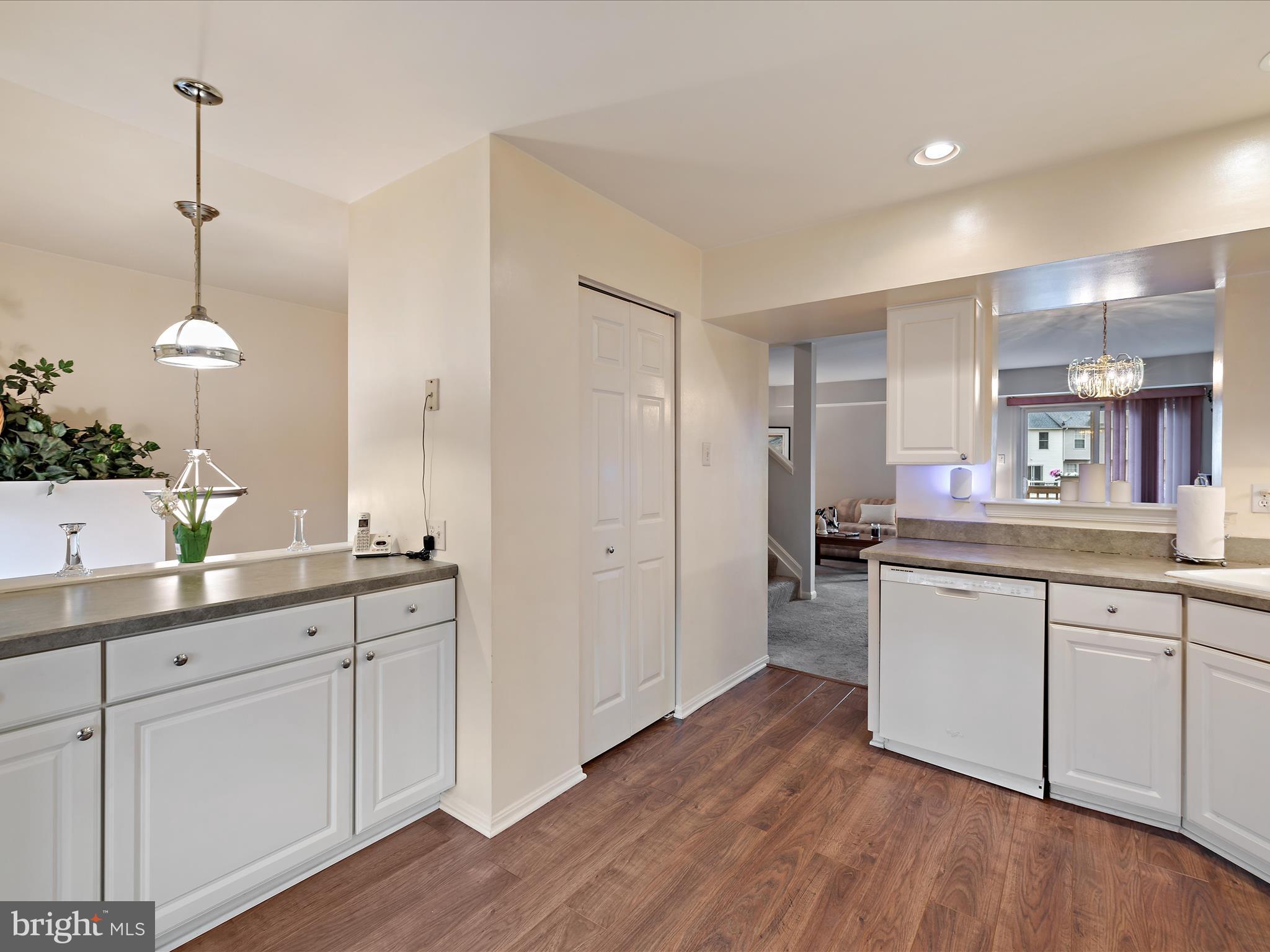 STONEY BEACH - Residential