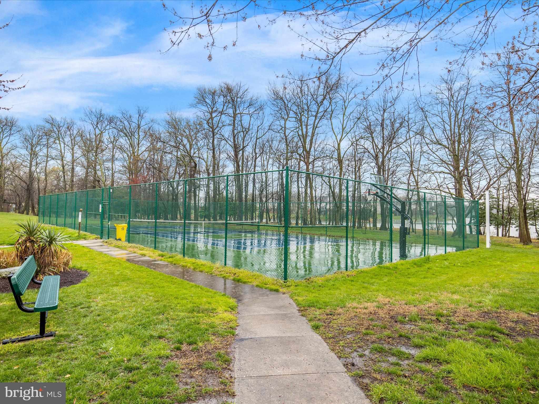 STONEY BEACH - Residential