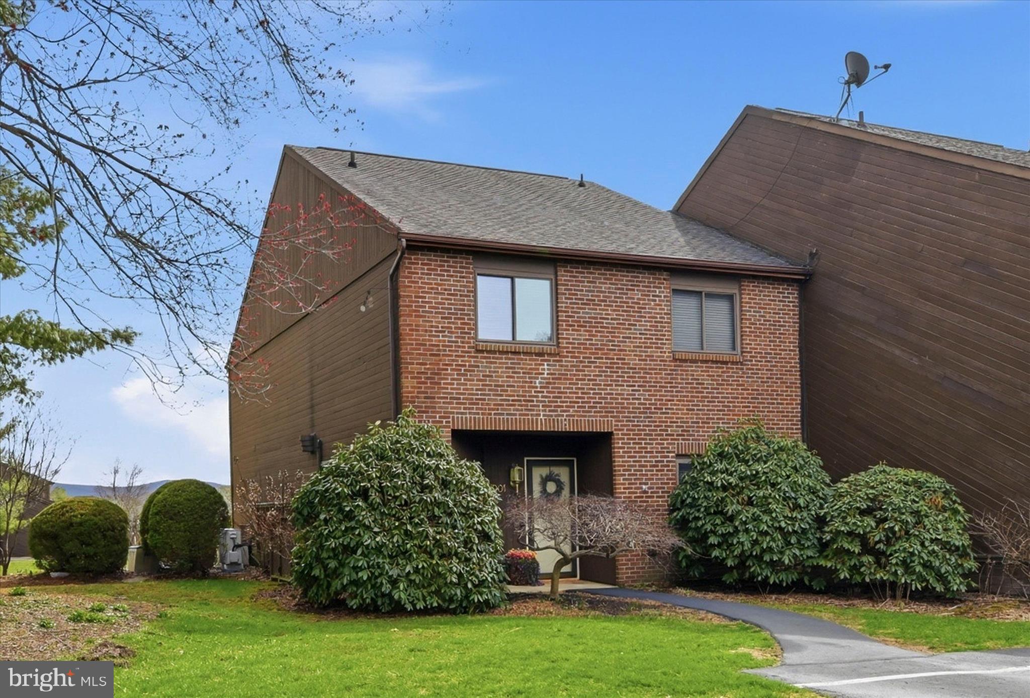 PINEBROOK - Residential