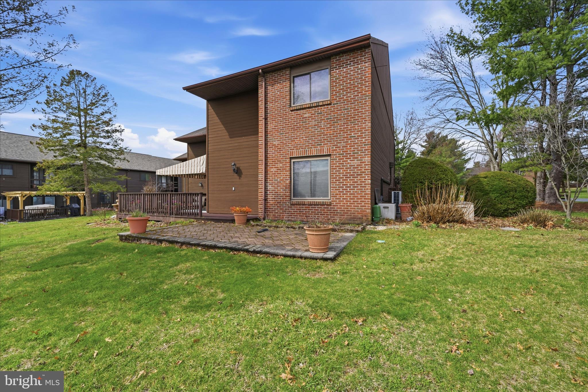 PINEBROOK - Residential