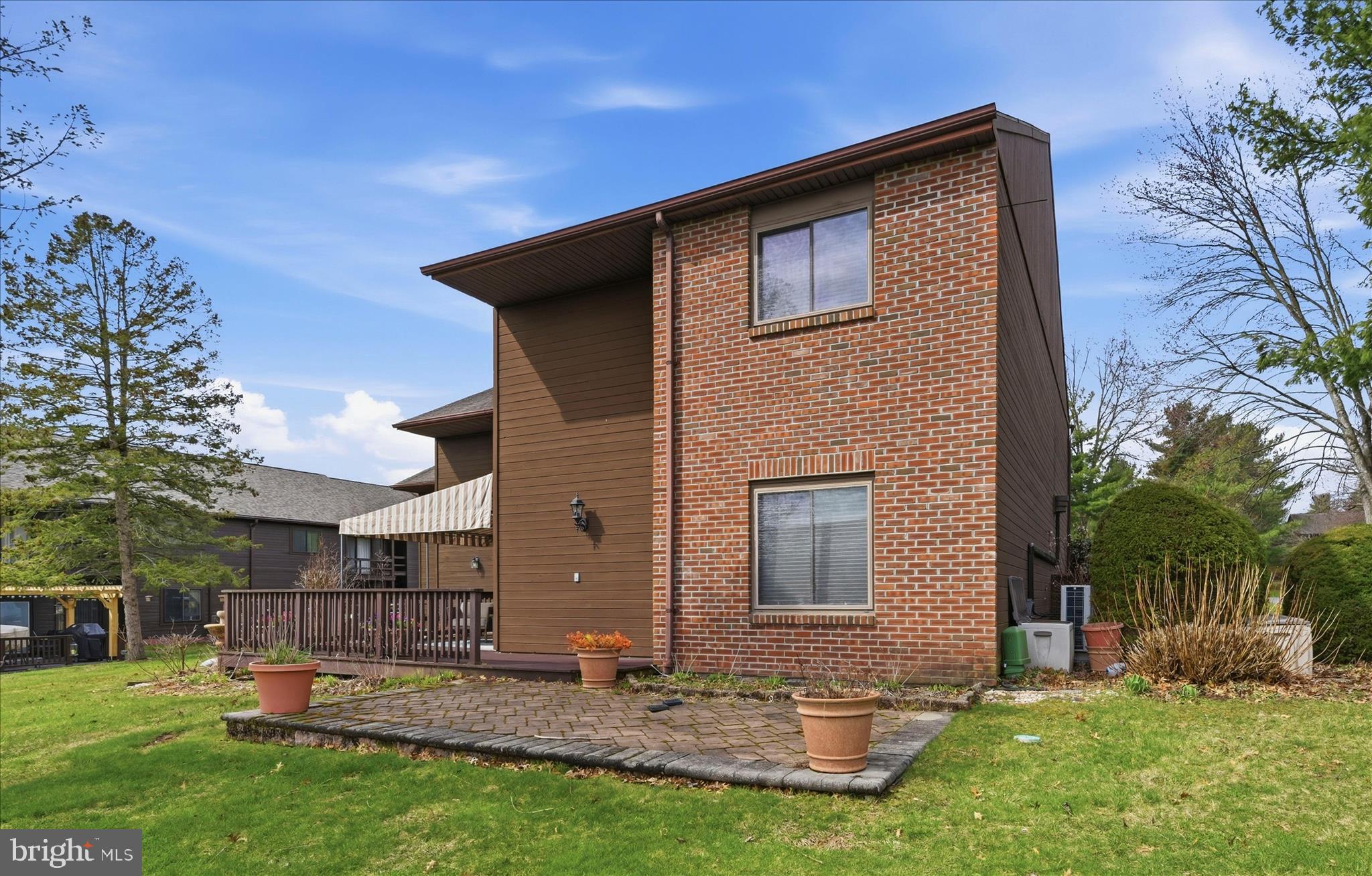 PINEBROOK - Residential