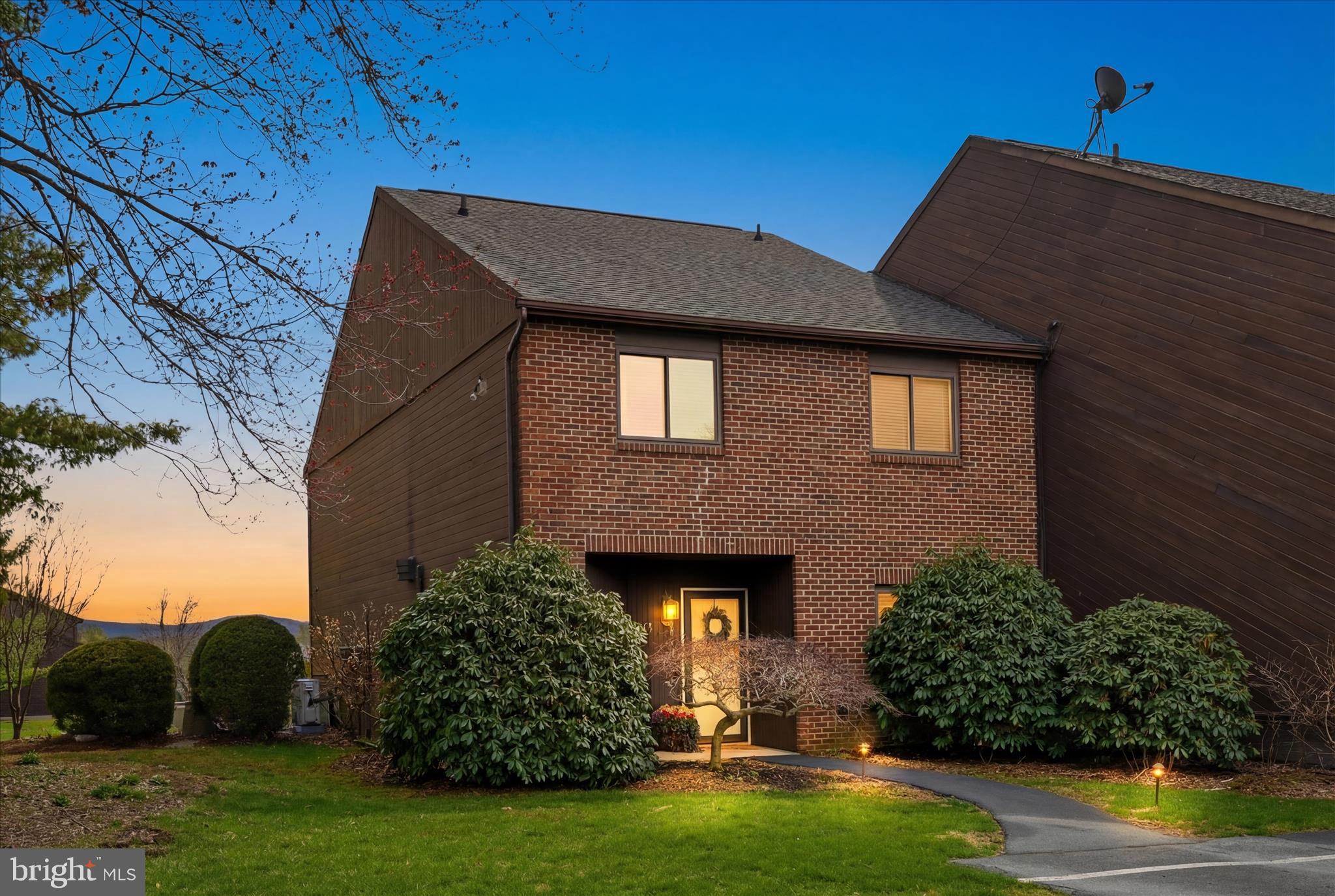 PINEBROOK - Residential