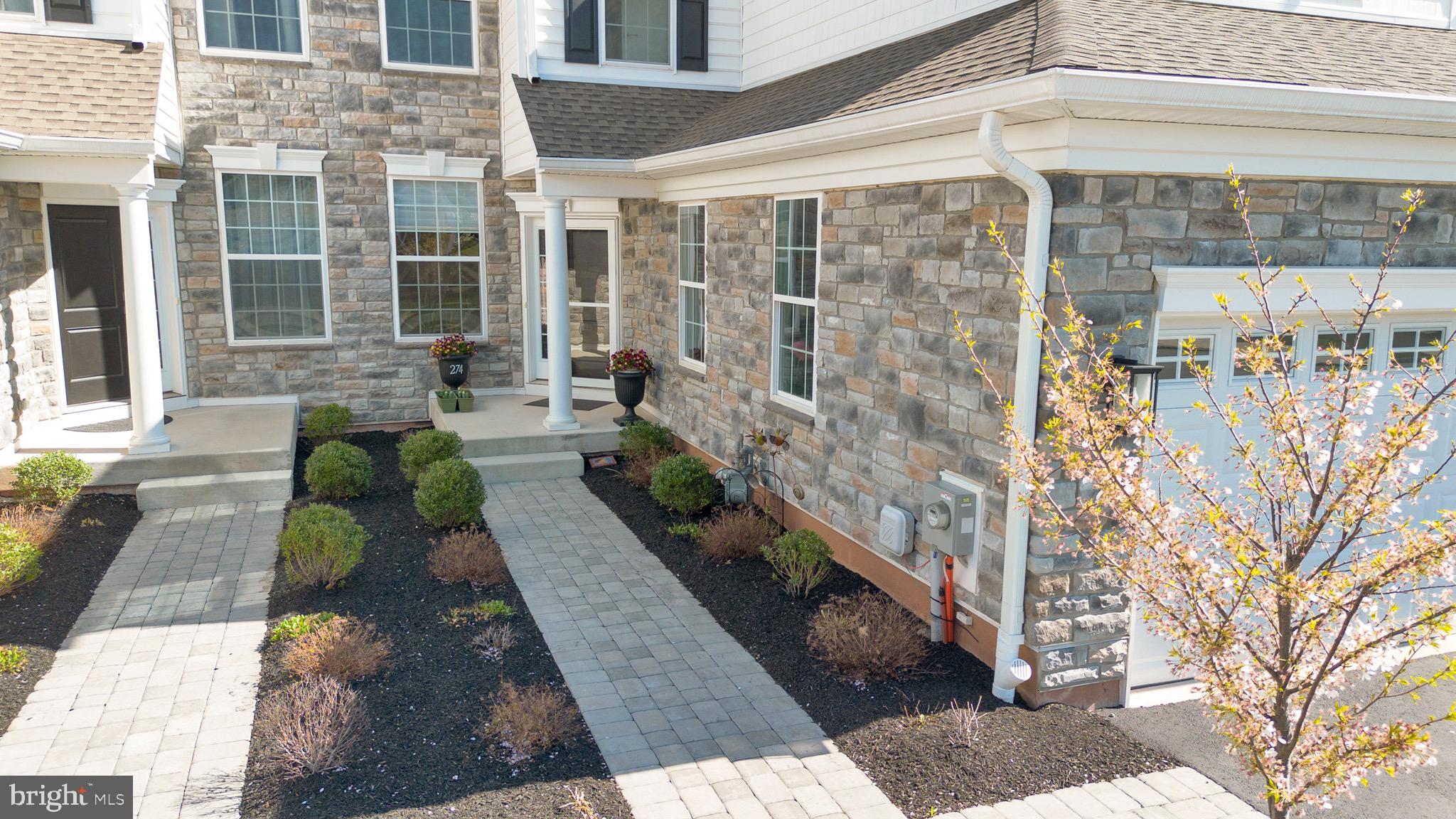 274 HOPEWELL DRIVE