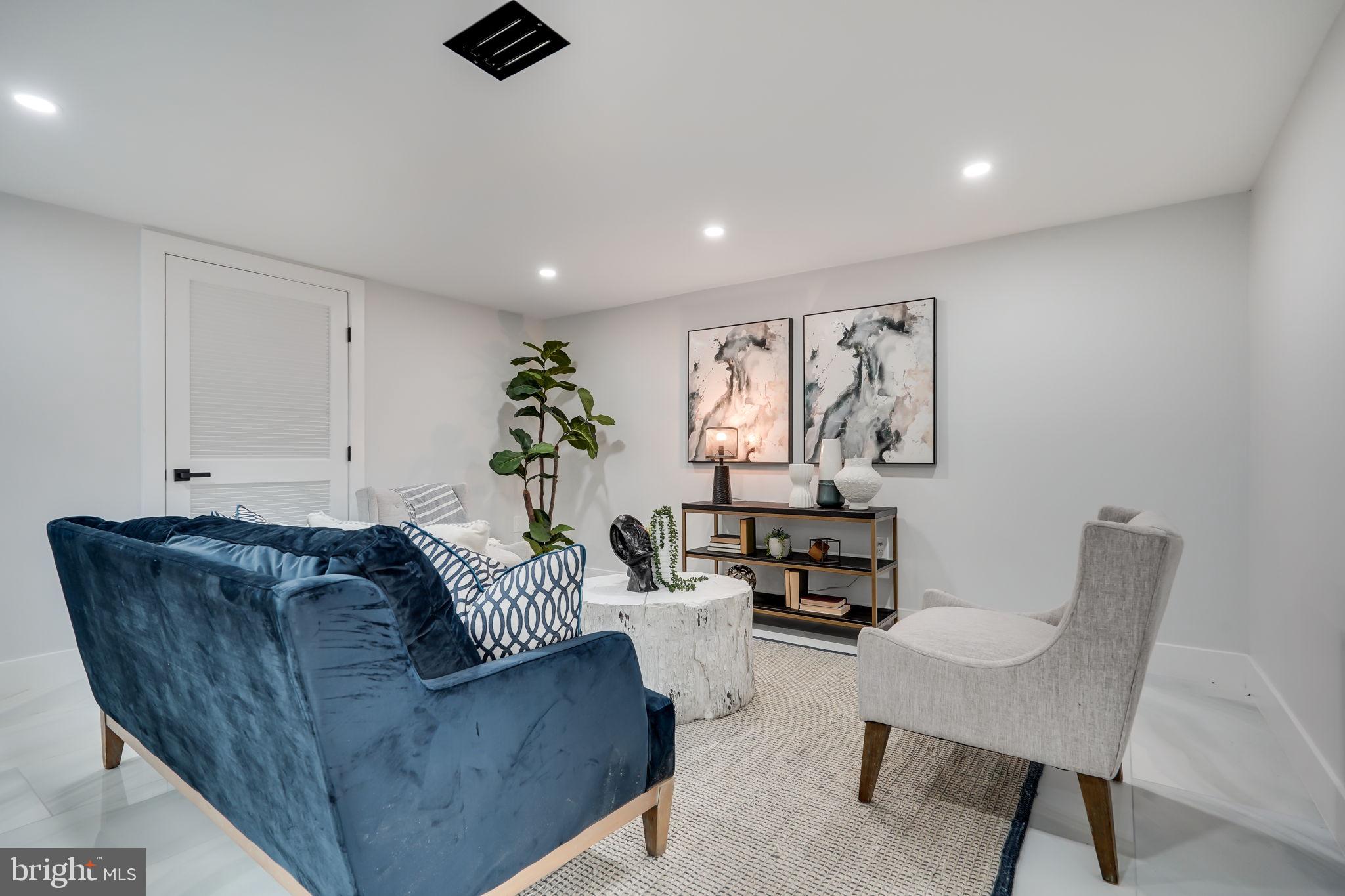 BERKSHIRE OAKWOOD - Residential