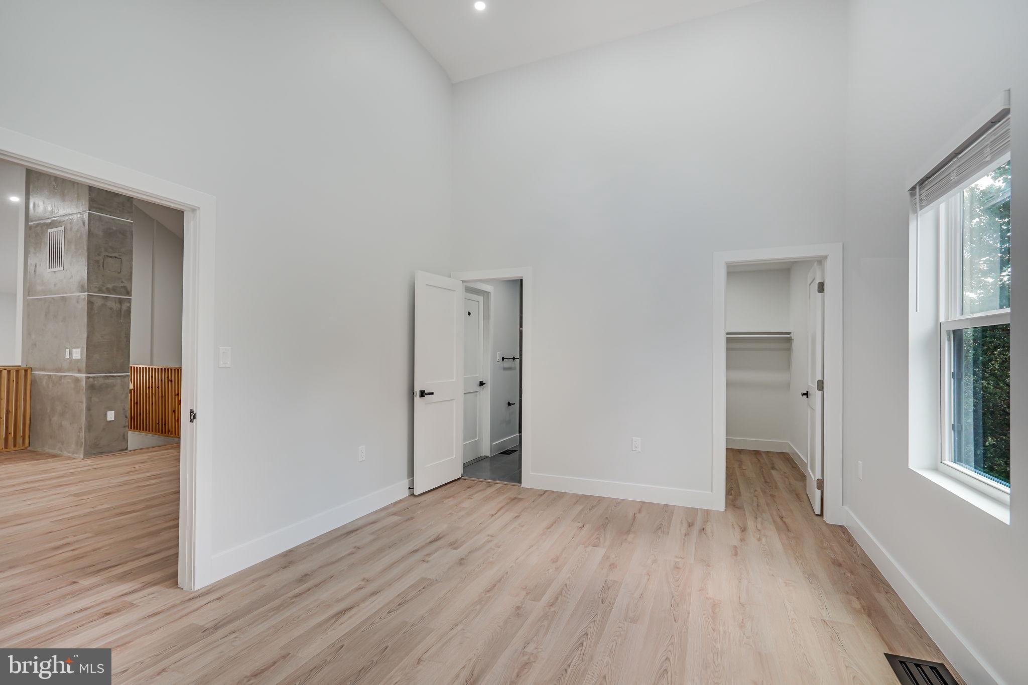 BERKSHIRE OAKWOOD - Residential