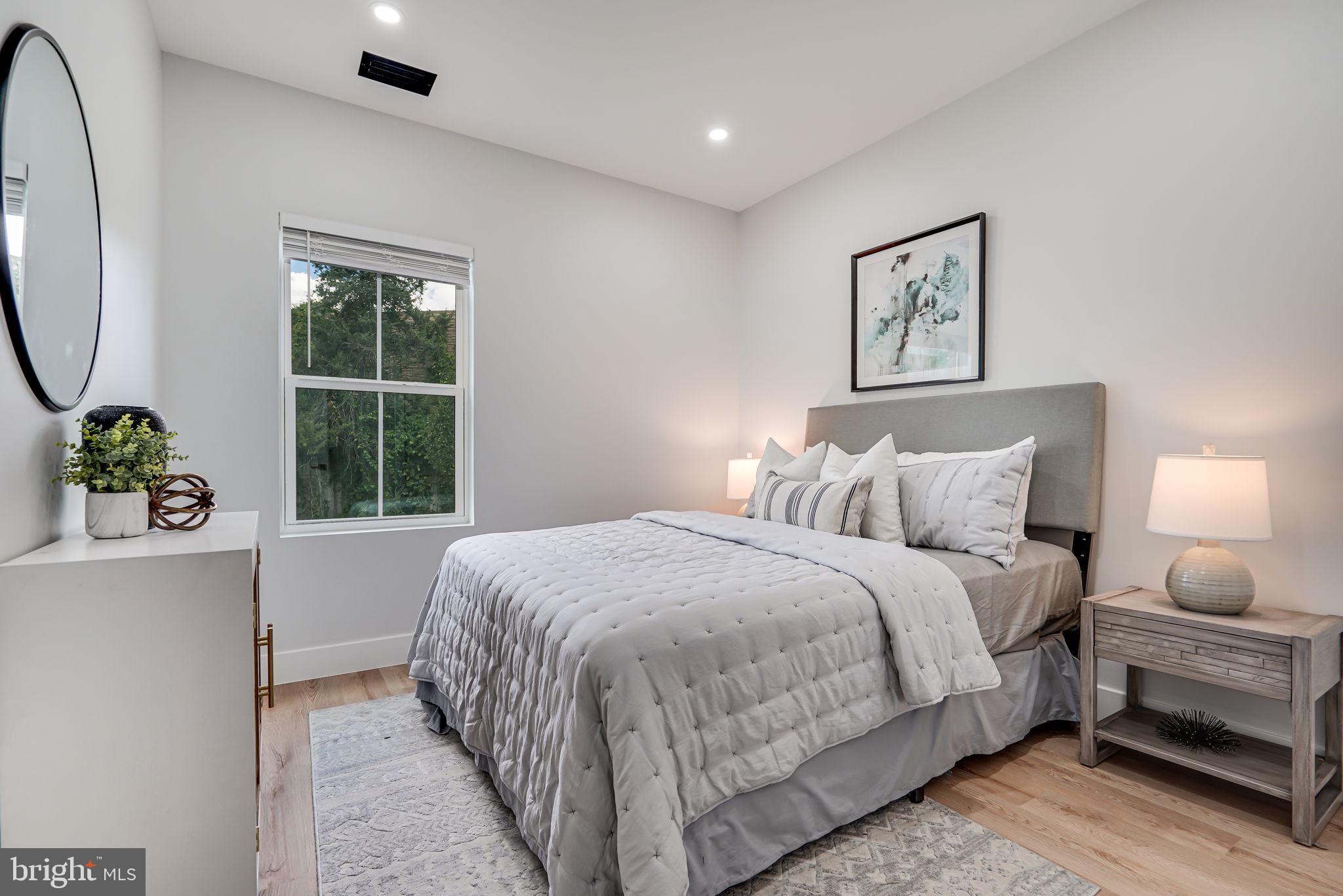 BERKSHIRE OAKWOOD - Residential