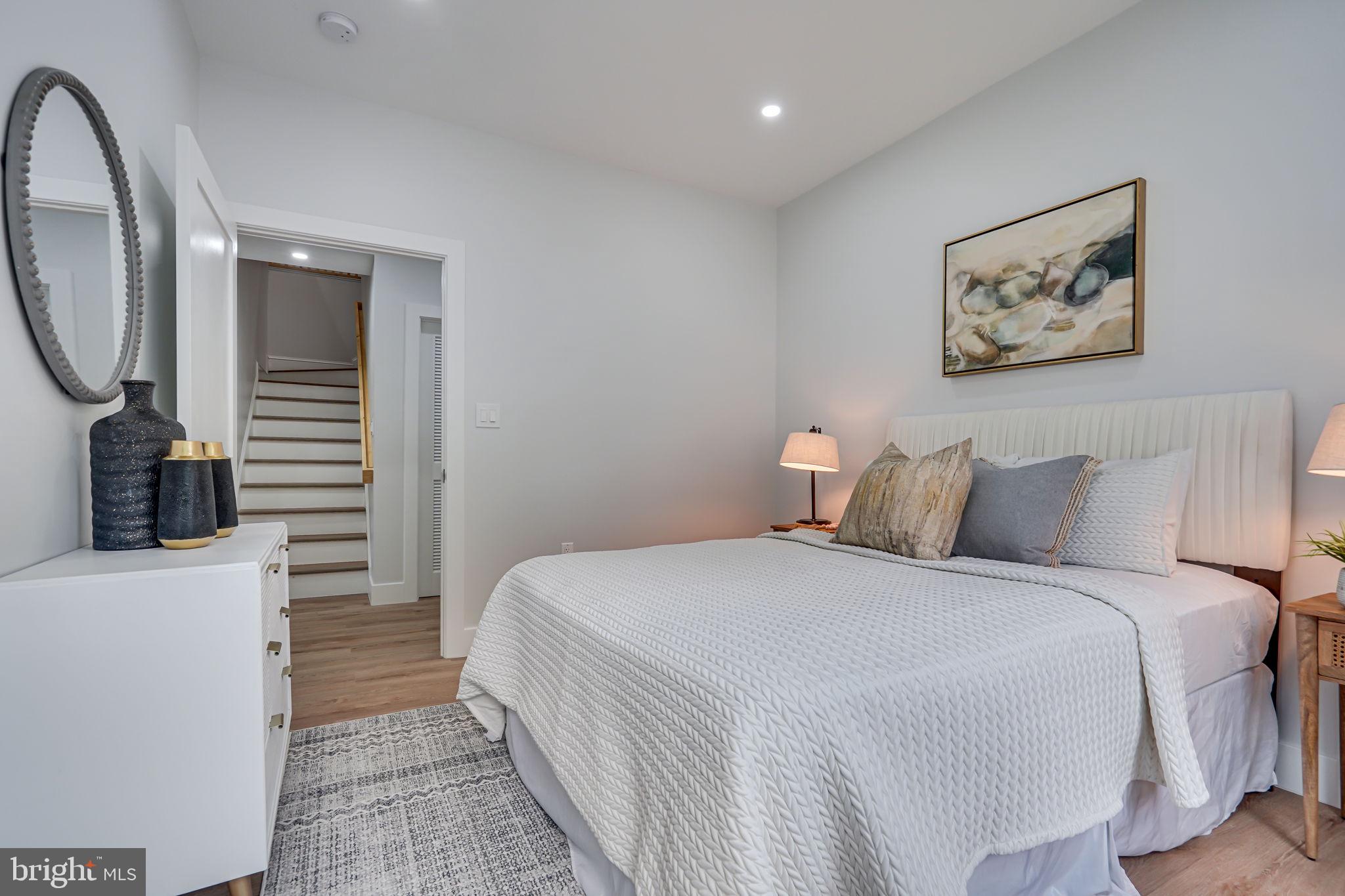 BERKSHIRE OAKWOOD - Residential