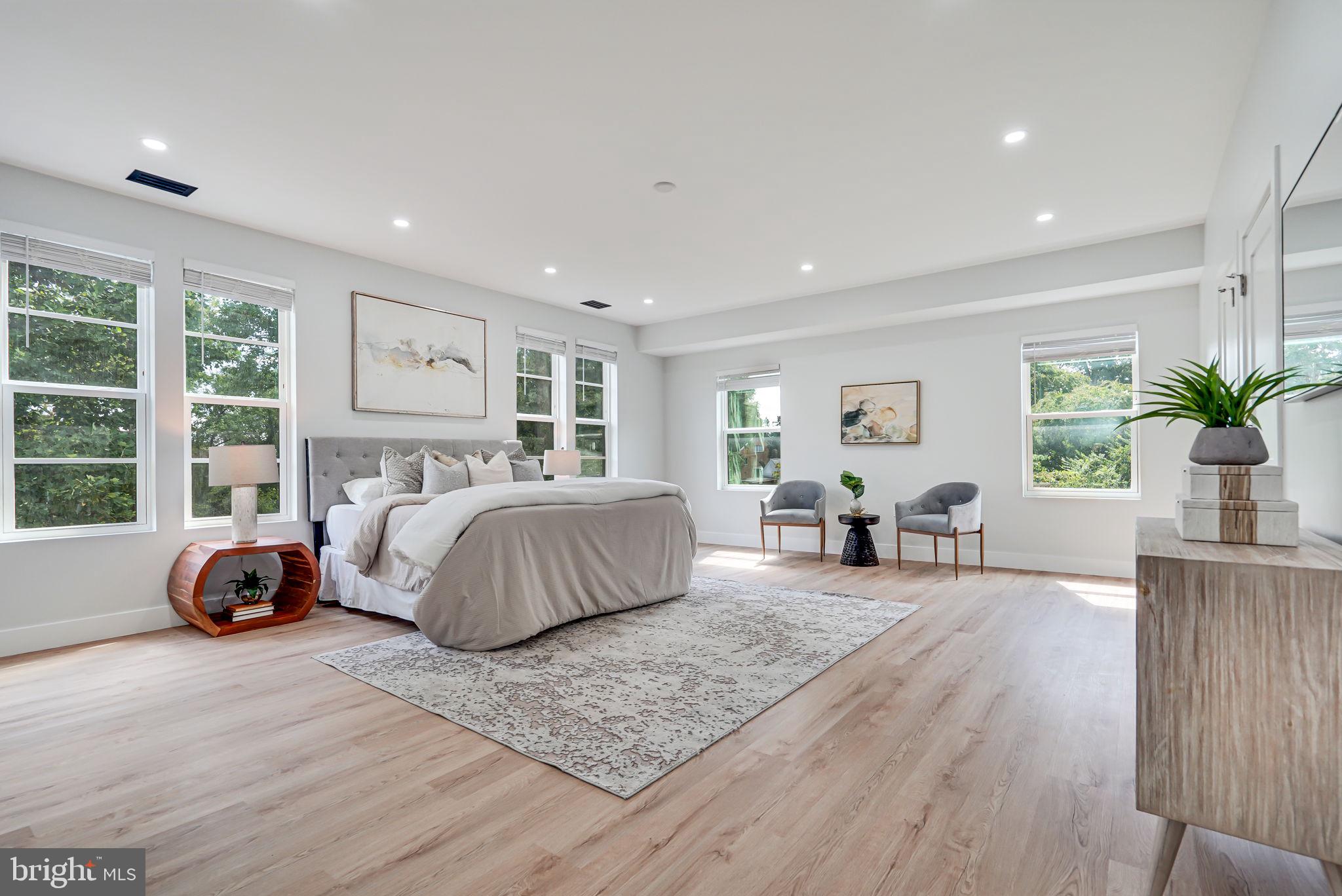 BERKSHIRE OAKWOOD - Residential