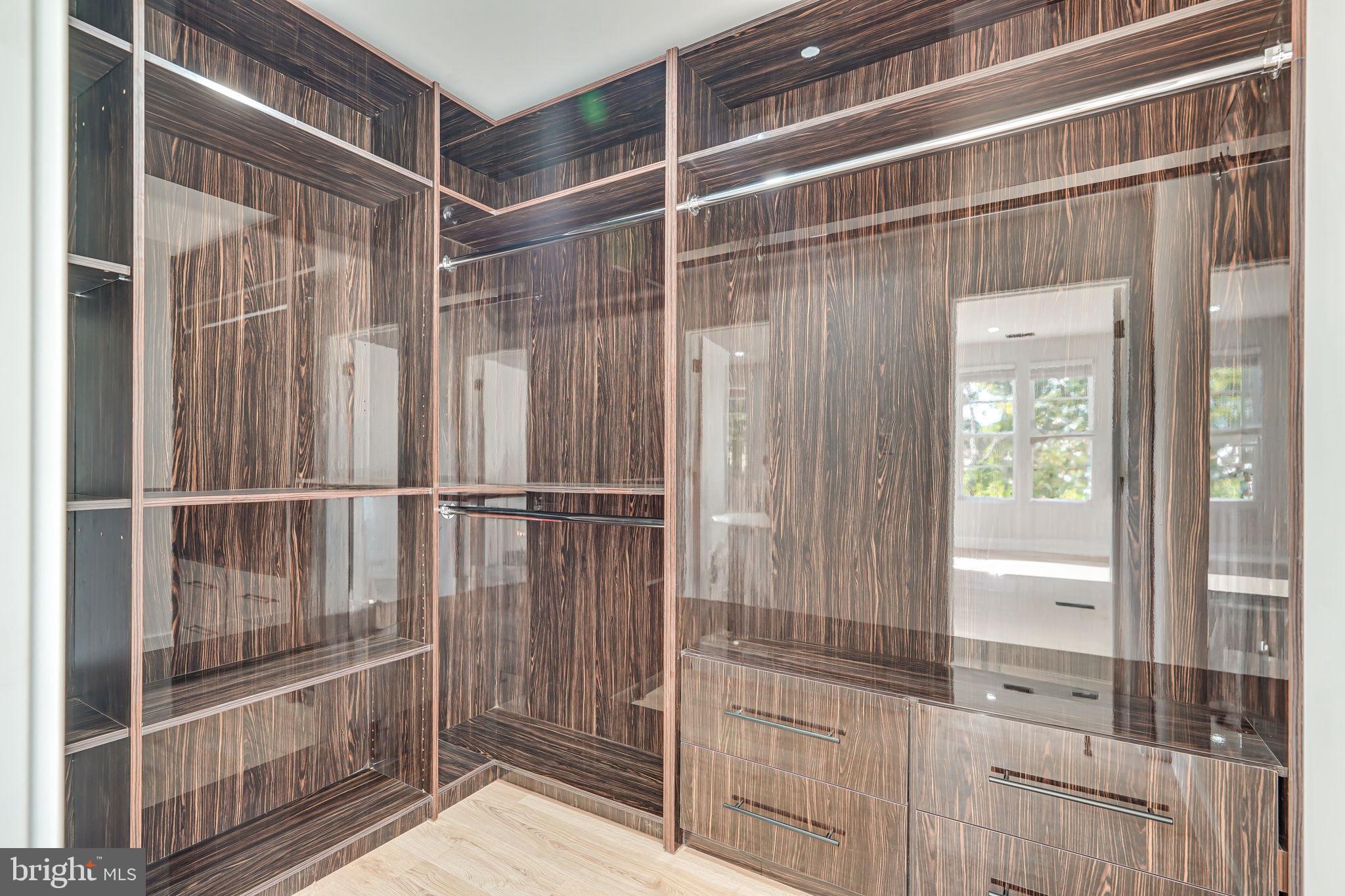 BERKSHIRE OAKWOOD - Residential