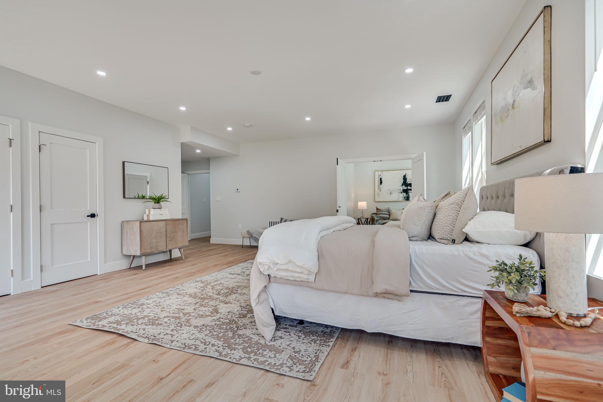 BERKSHIRE OAKWOOD - Residential