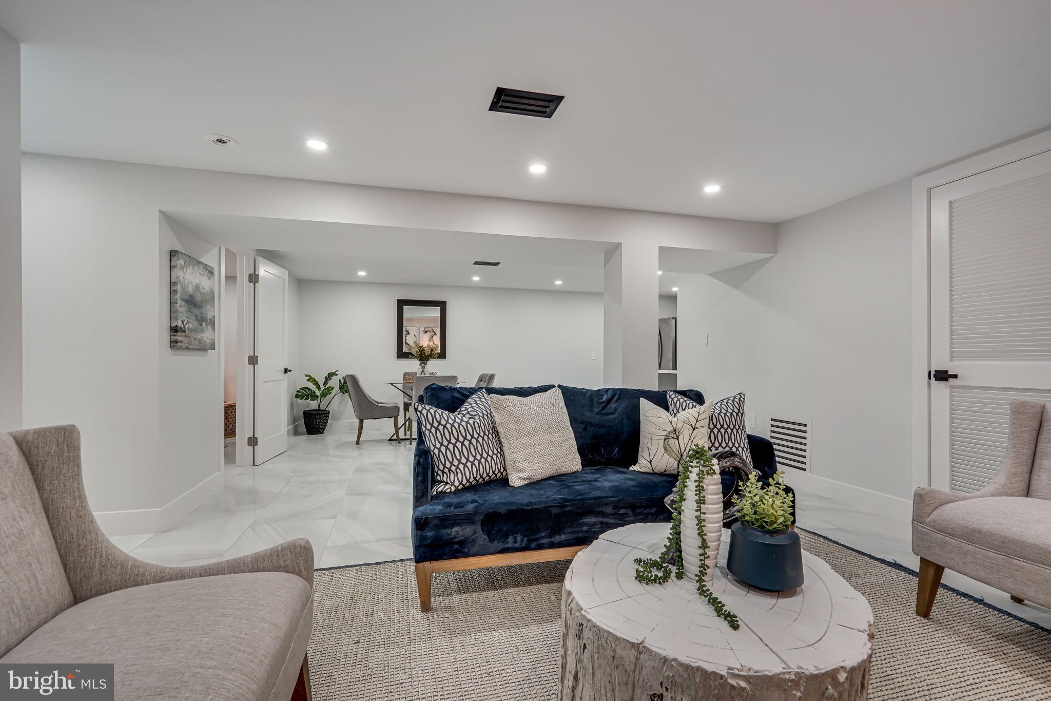 BERKSHIRE OAKWOOD - Residential