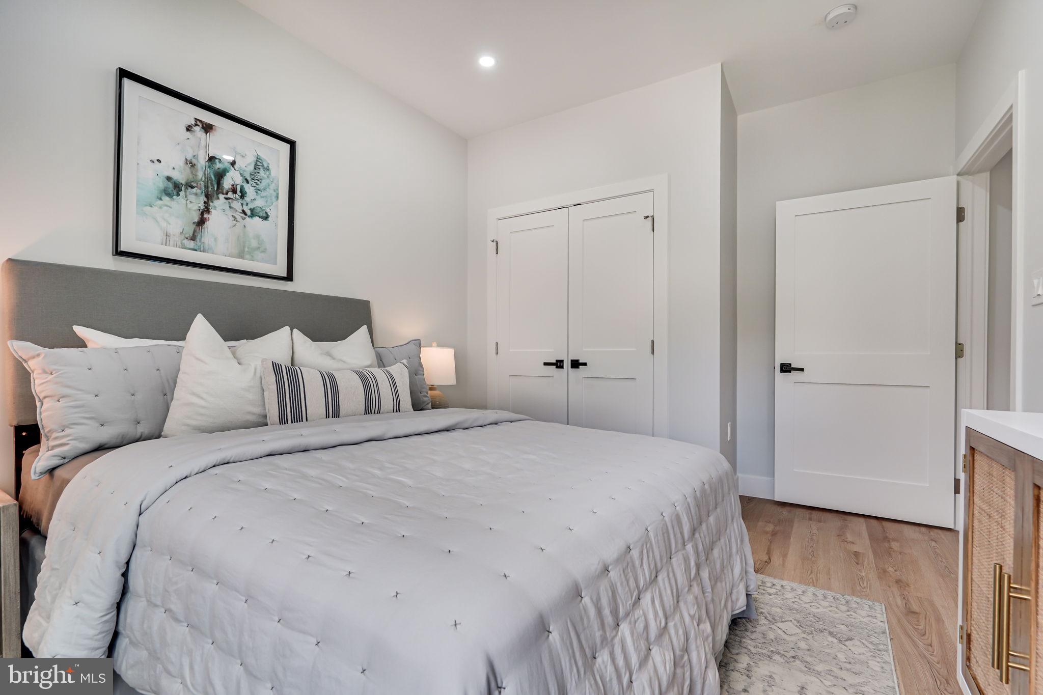 BERKSHIRE OAKWOOD - Residential