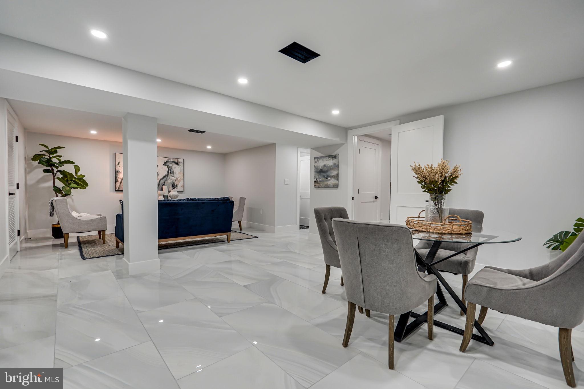 BERKSHIRE OAKWOOD - Residential