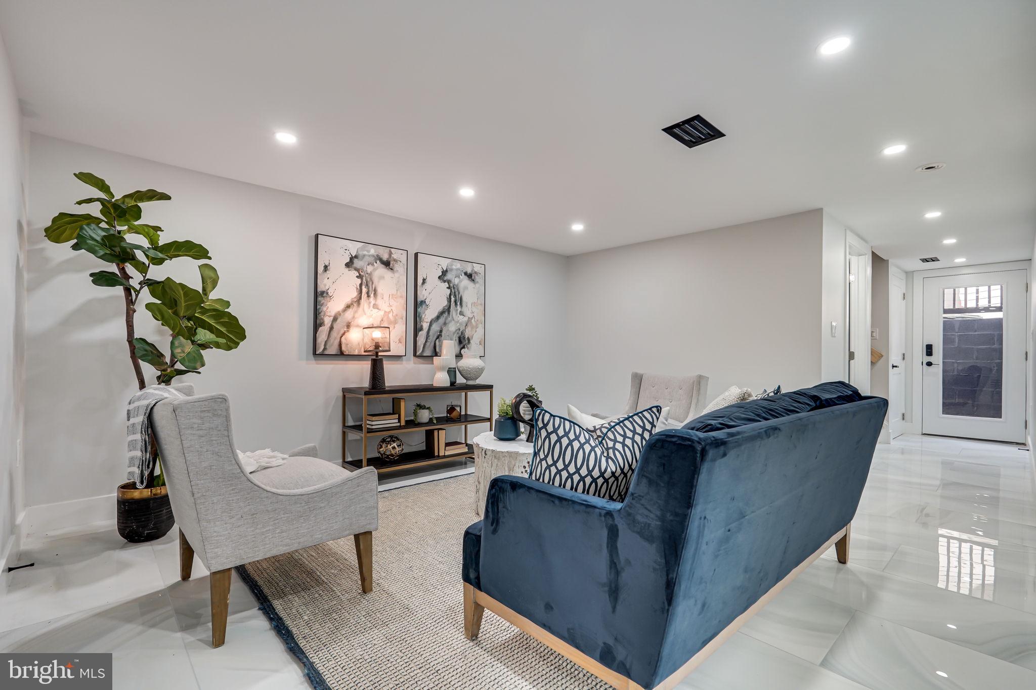 BERKSHIRE OAKWOOD - Residential