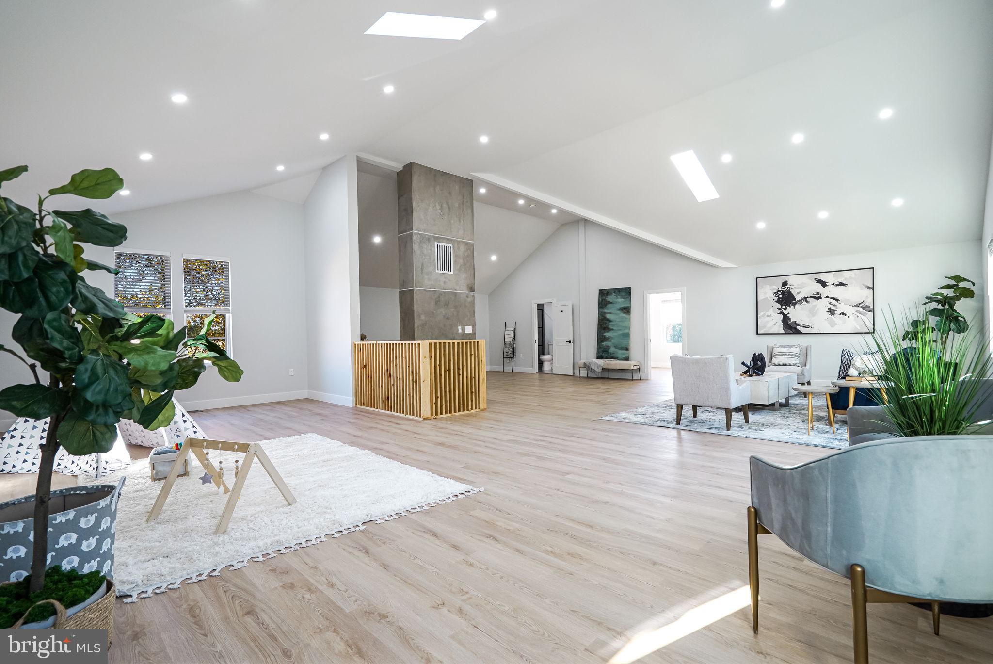 BERKSHIRE OAKWOOD - Residential