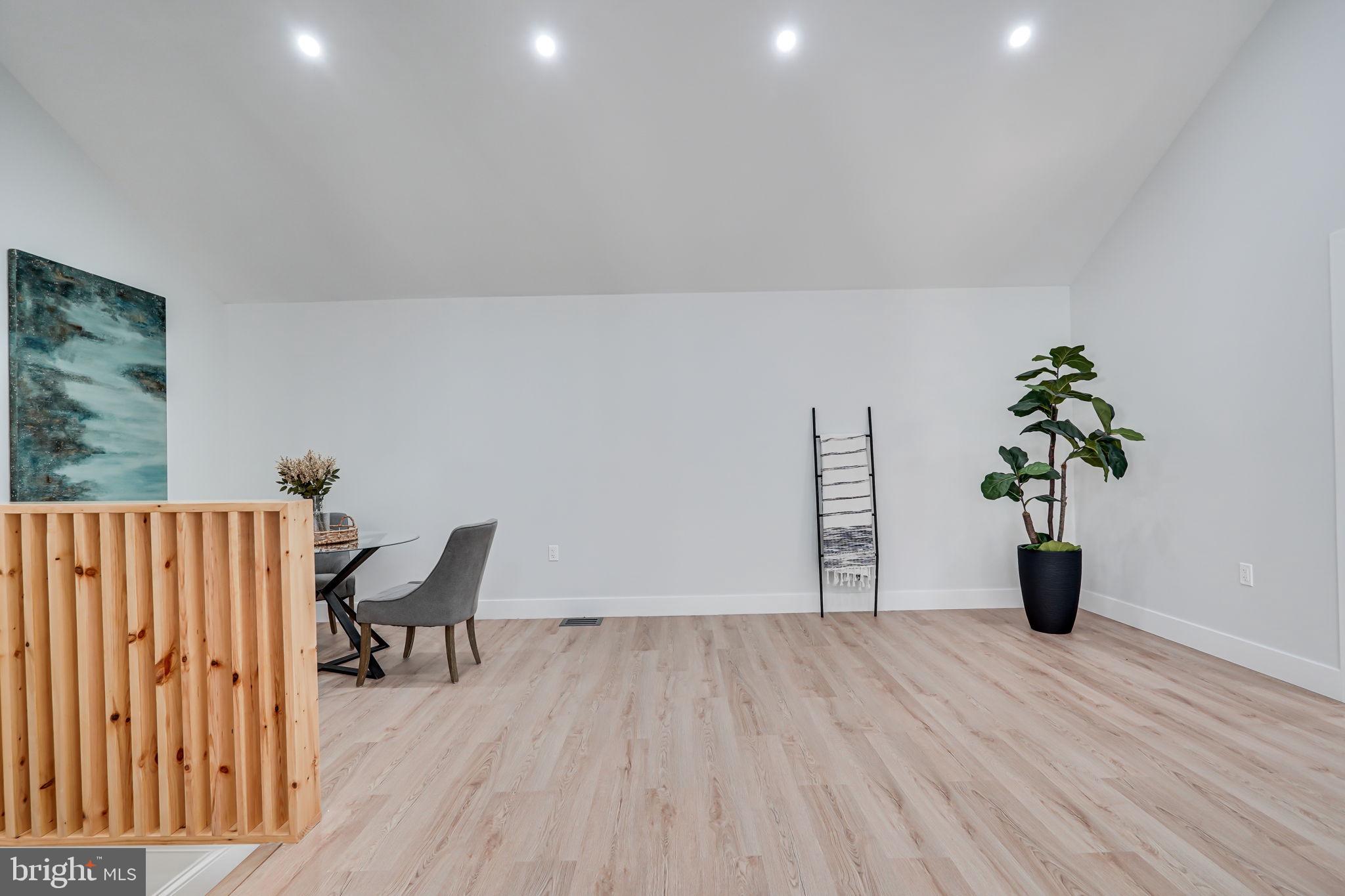 BERKSHIRE OAKWOOD - Residential