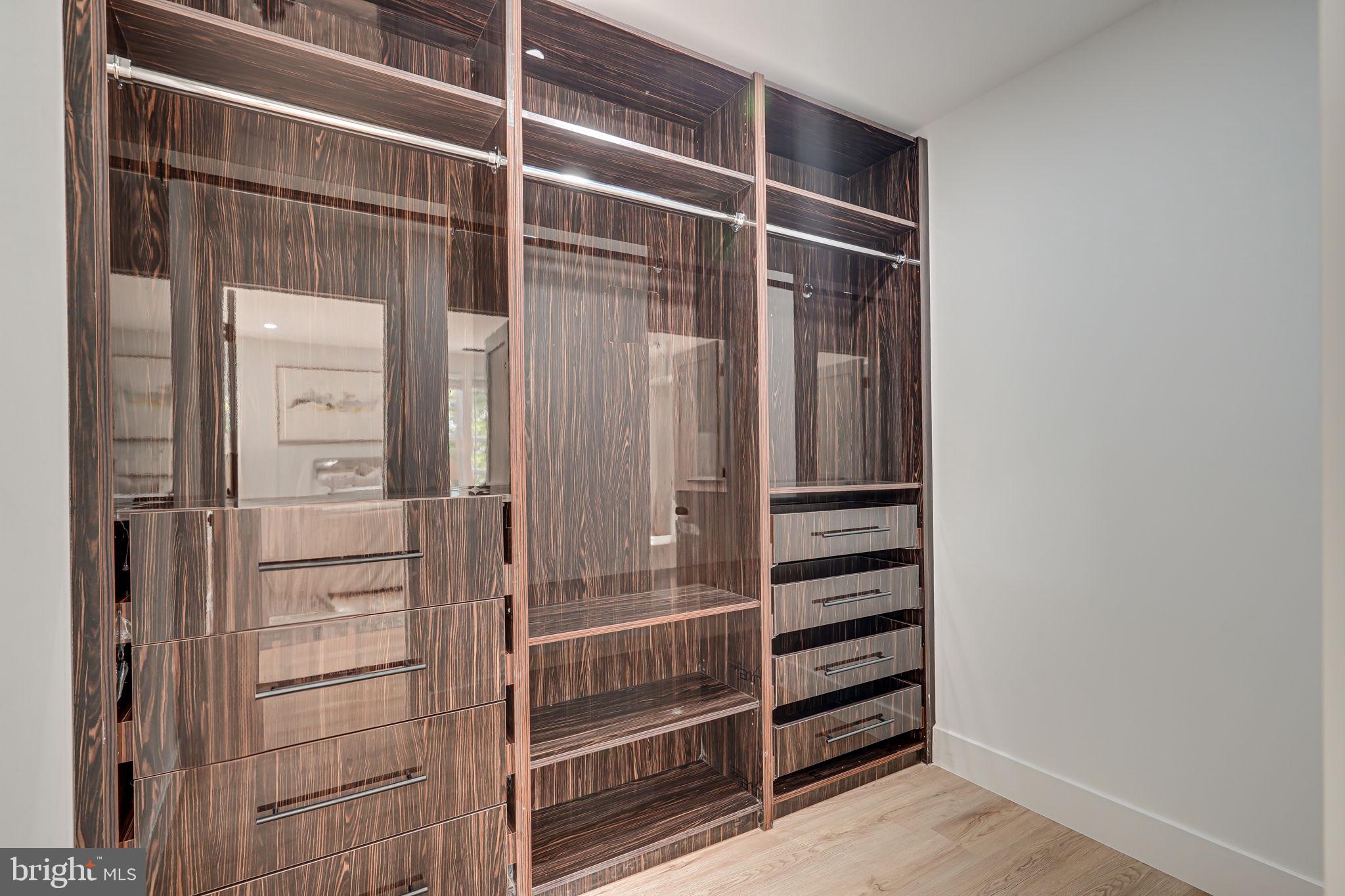 BERKSHIRE OAKWOOD - Residential