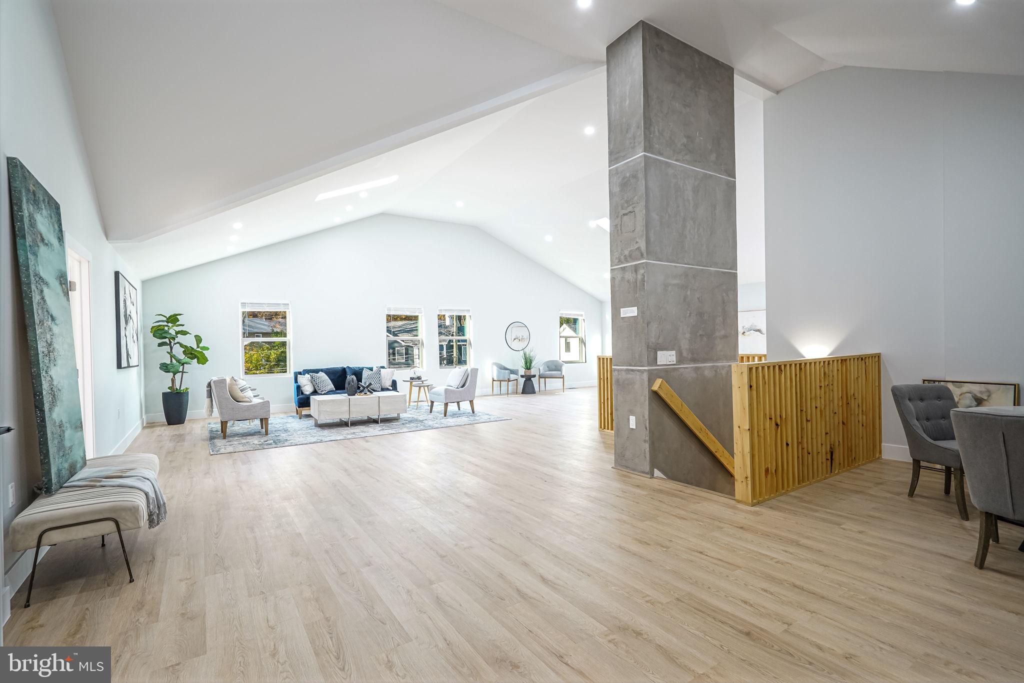 BERKSHIRE OAKWOOD - Residential