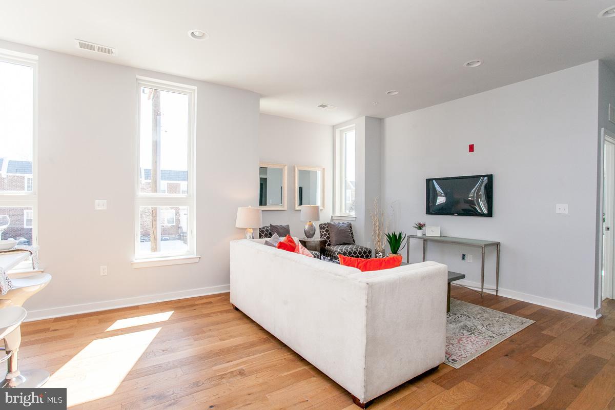 MANAYUNK - Residential Lease