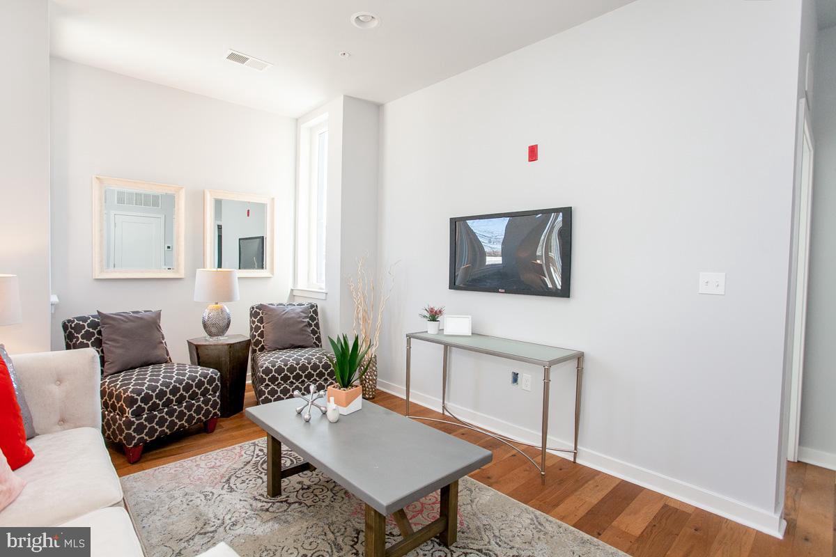 MANAYUNK - Residential Lease